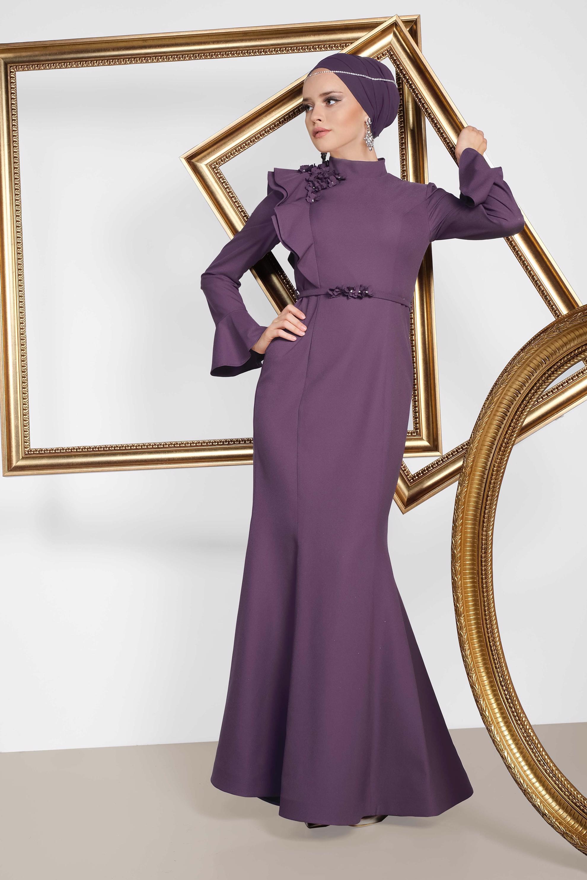 Tesettür giyim MOR TEK OMUZU VOLANLI ÇİÇEK DETAYLI ABİYE ELBİSE 5551