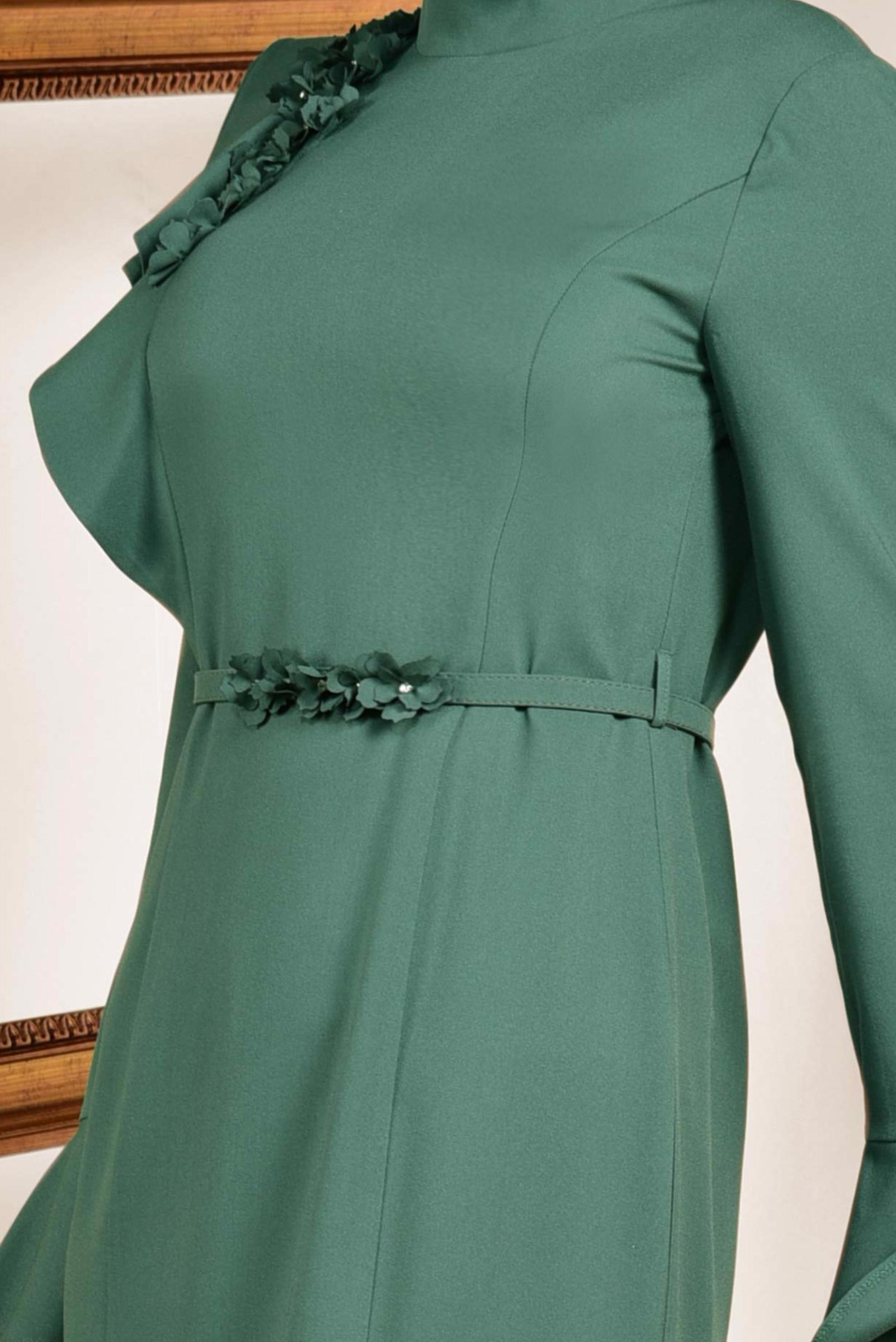 Tesettür giyim YEŞİL TEK OMUZU VOLANLI ÇİÇEK DETAYLI ABİYE ELBİSE 5551