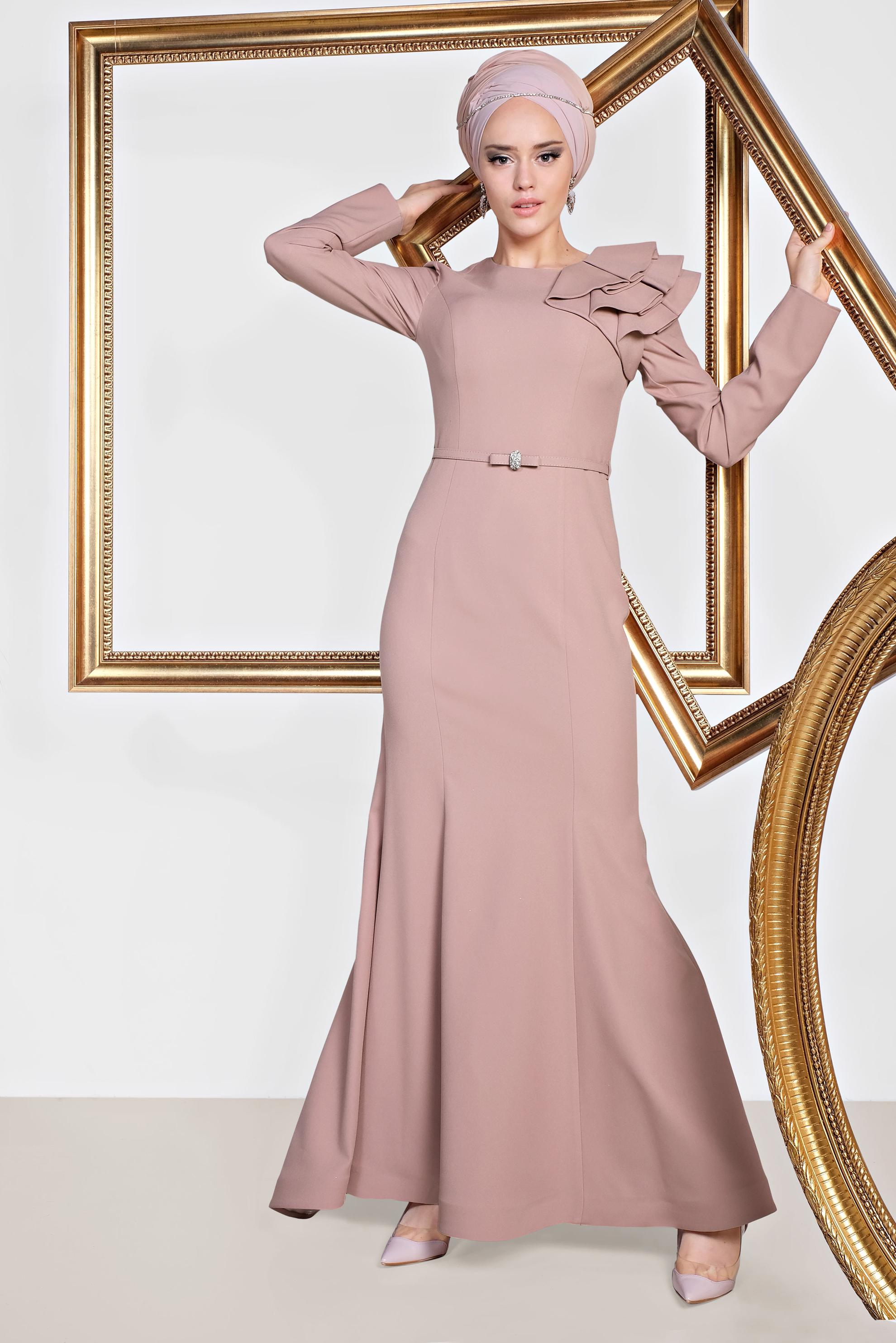 Tesettür giyim PUDRA OMUZ DETAYLI BELİ KEMERLİ ABİYE ELBİSE 5553