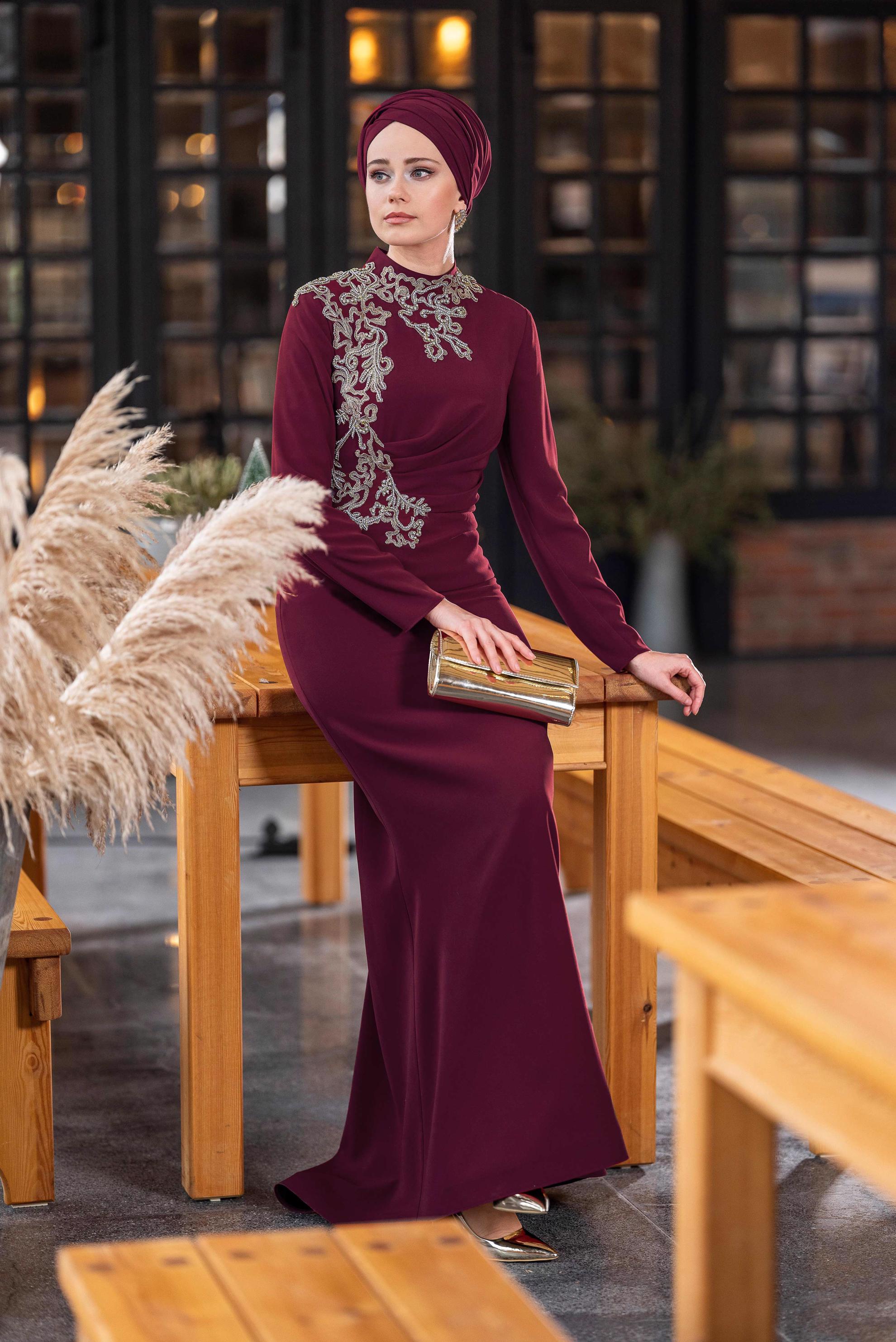 Tesettür giyim BORDO İŞLEMELİ KRUVAZE ABİYE ELBİSE 5558 