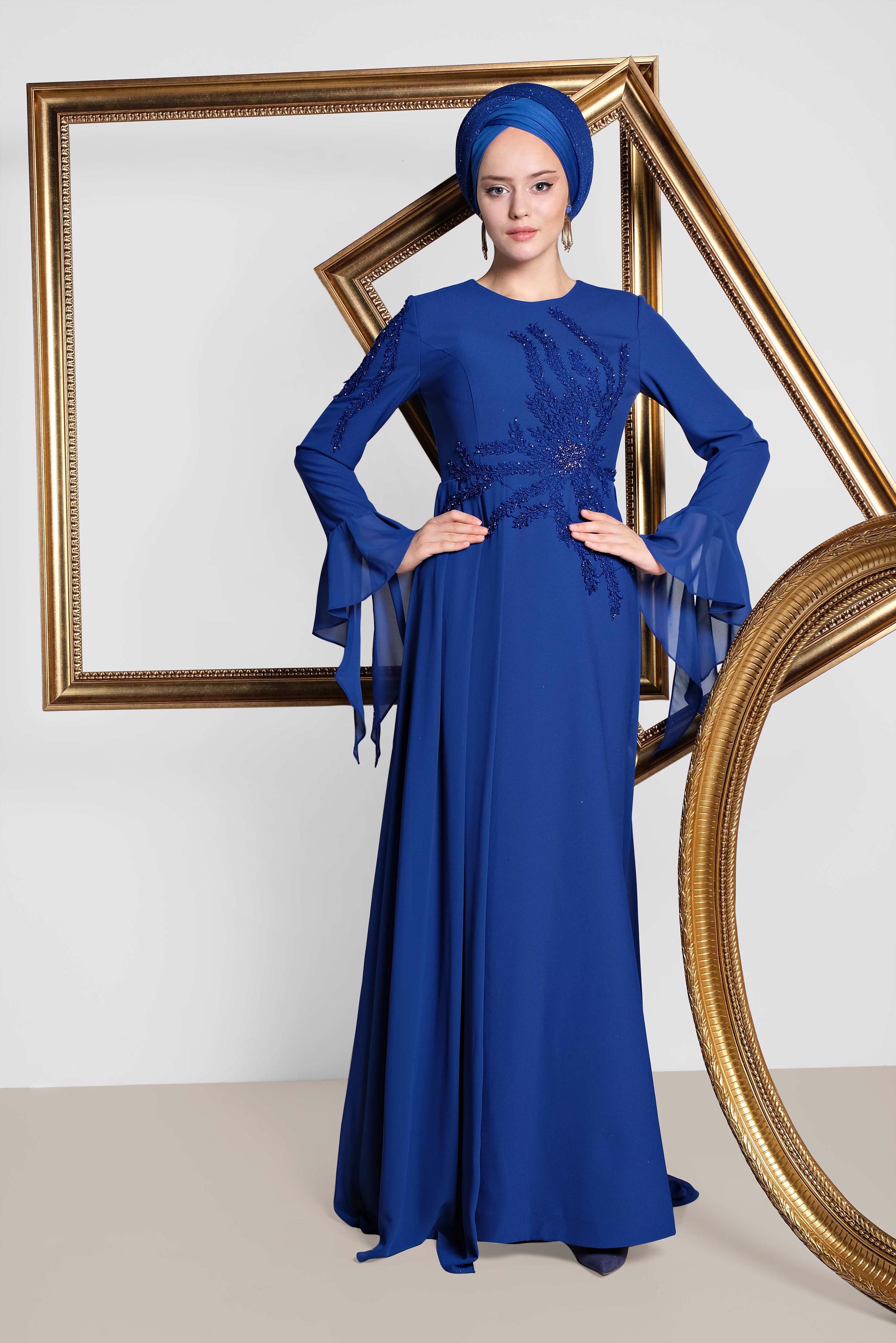 Tesettür giyim LACİVERT KOLLARI VOLANLI BONCUK İŞLEMELİ ABİYE ELBİSE 5560