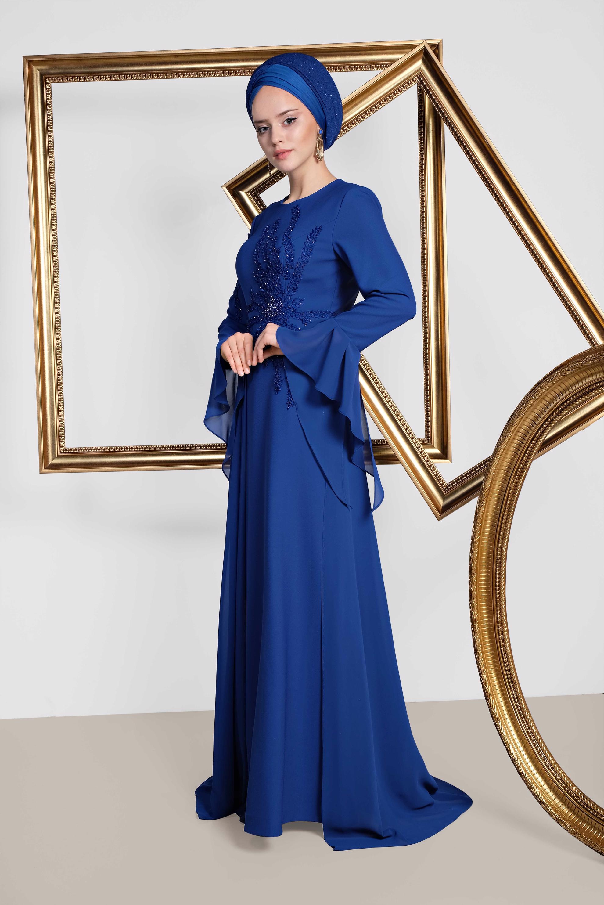 Tesettür giyim LACİVERT KOLLARI VOLANLI BONCUK İŞLEMELİ ABİYE ELBİSE 5560