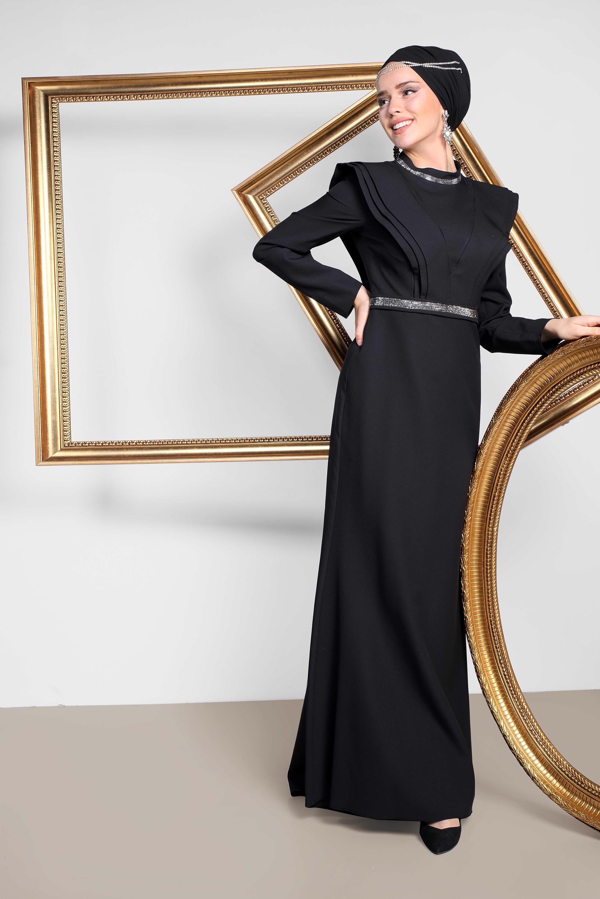 Tesettür giyim SİYAH KEMERİ VE YAKASI SİMLİ BALIK ABİYE ELBİSE 5562