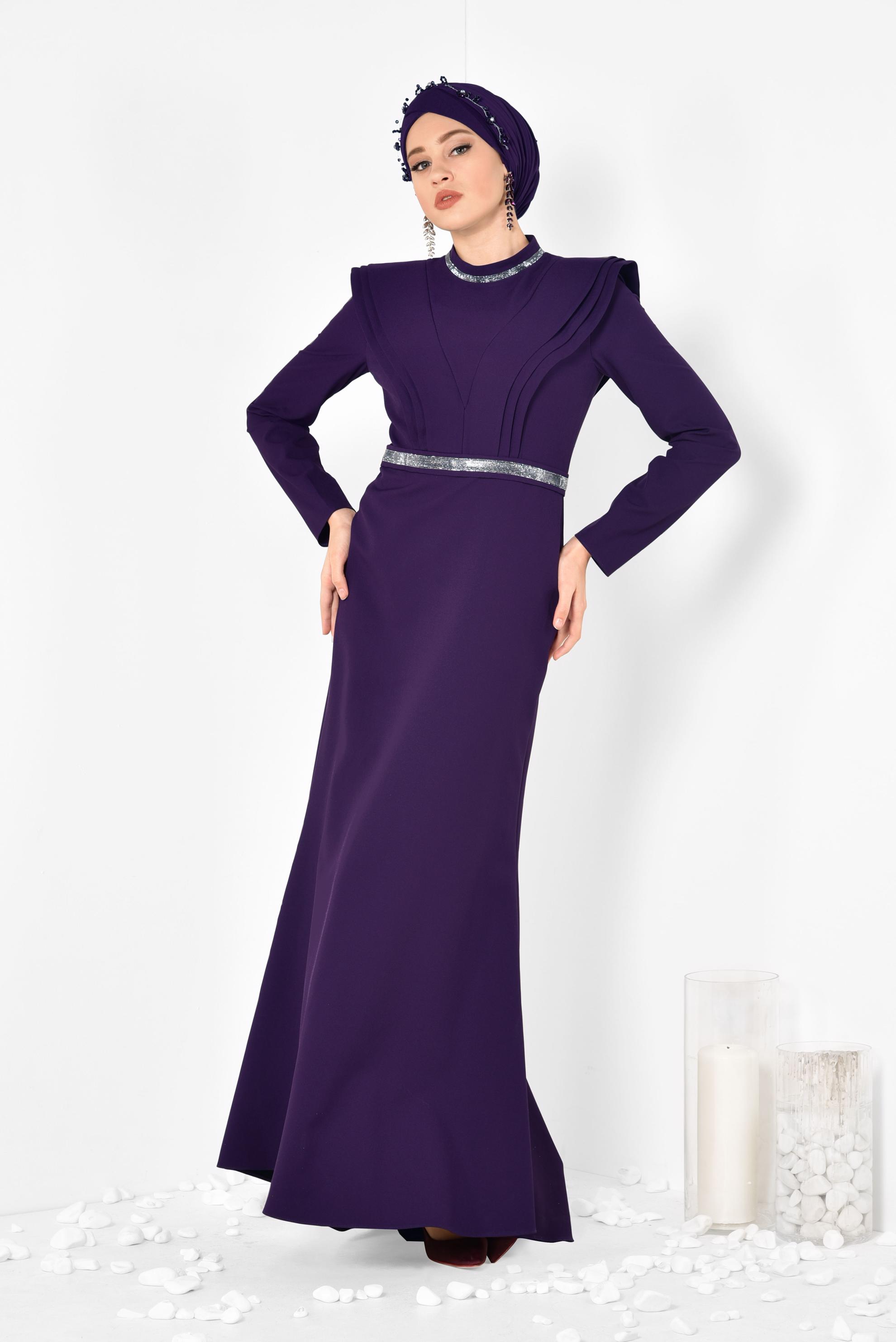 Tesettür giyim MOR KEMERİ VE YAKASI SİMLİ BALIK ABİYE ELBİSE 5562