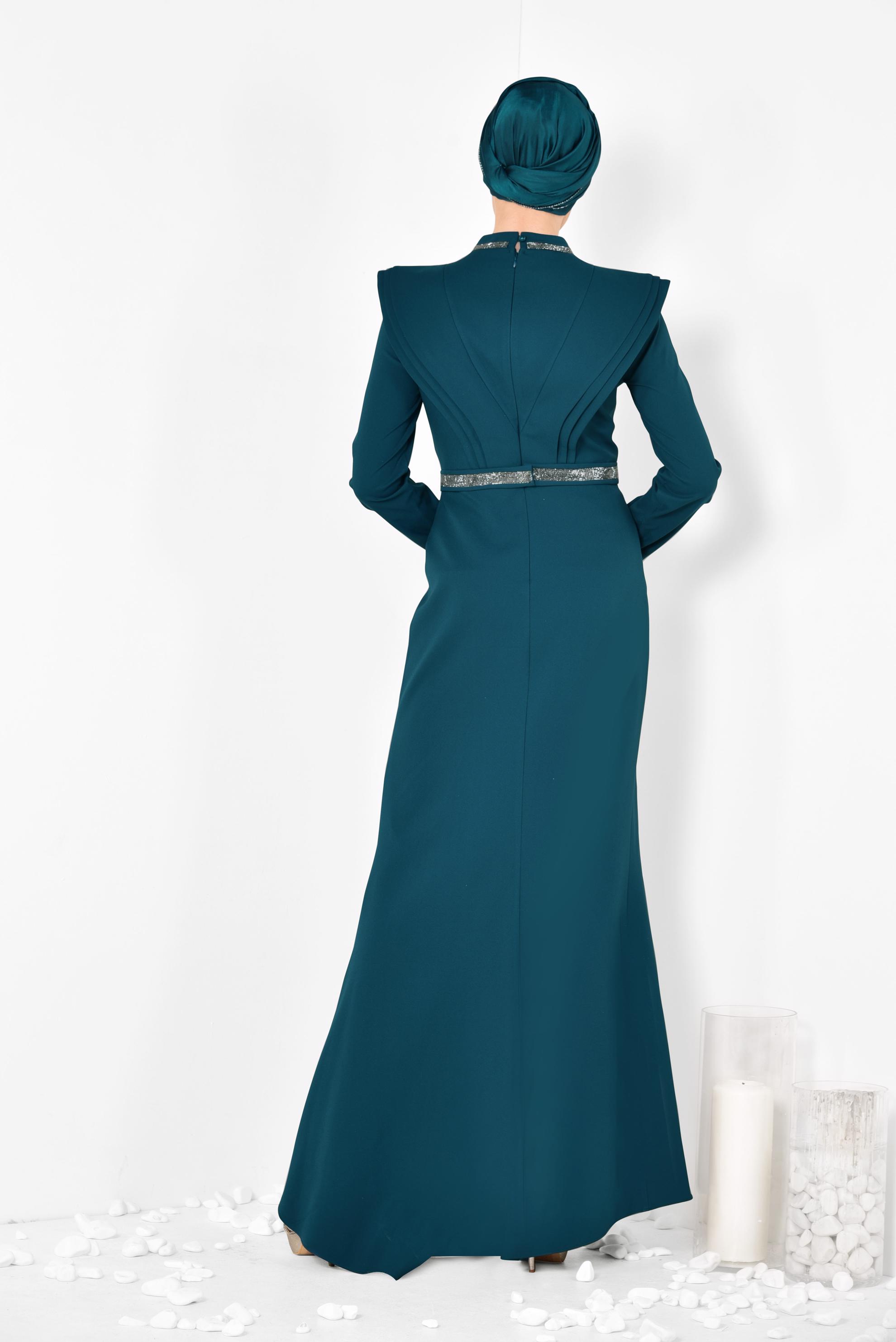 Tesettür giyim YEŞİL KEMERİ VE YAKASI SİMLİ BALIK ABİYE ELBİSE 5562