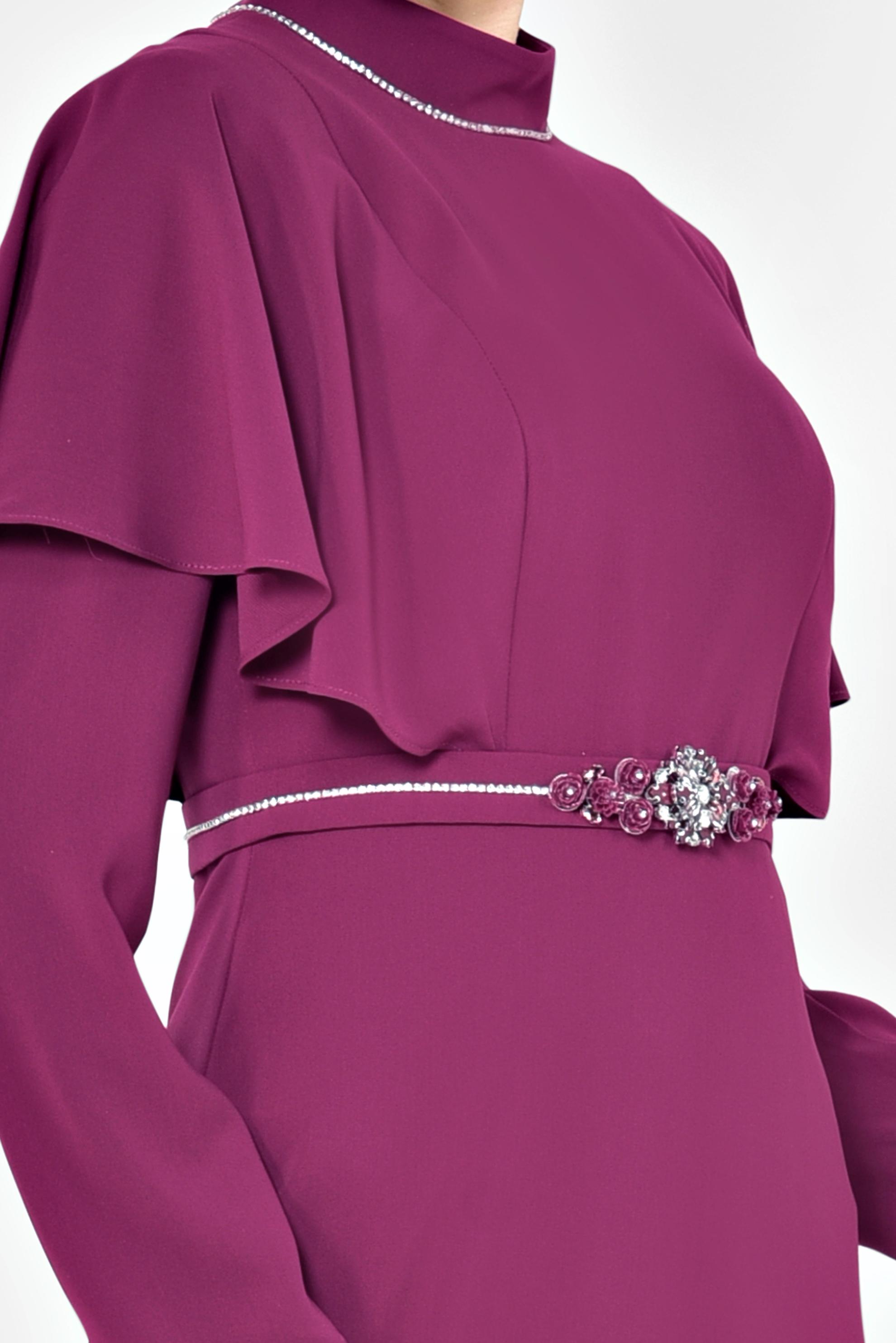 Tesettür giyim FUŞYA OMUZLARI VOLANLI KEMERİ TAŞLI ABİYE ELBİSE 5566