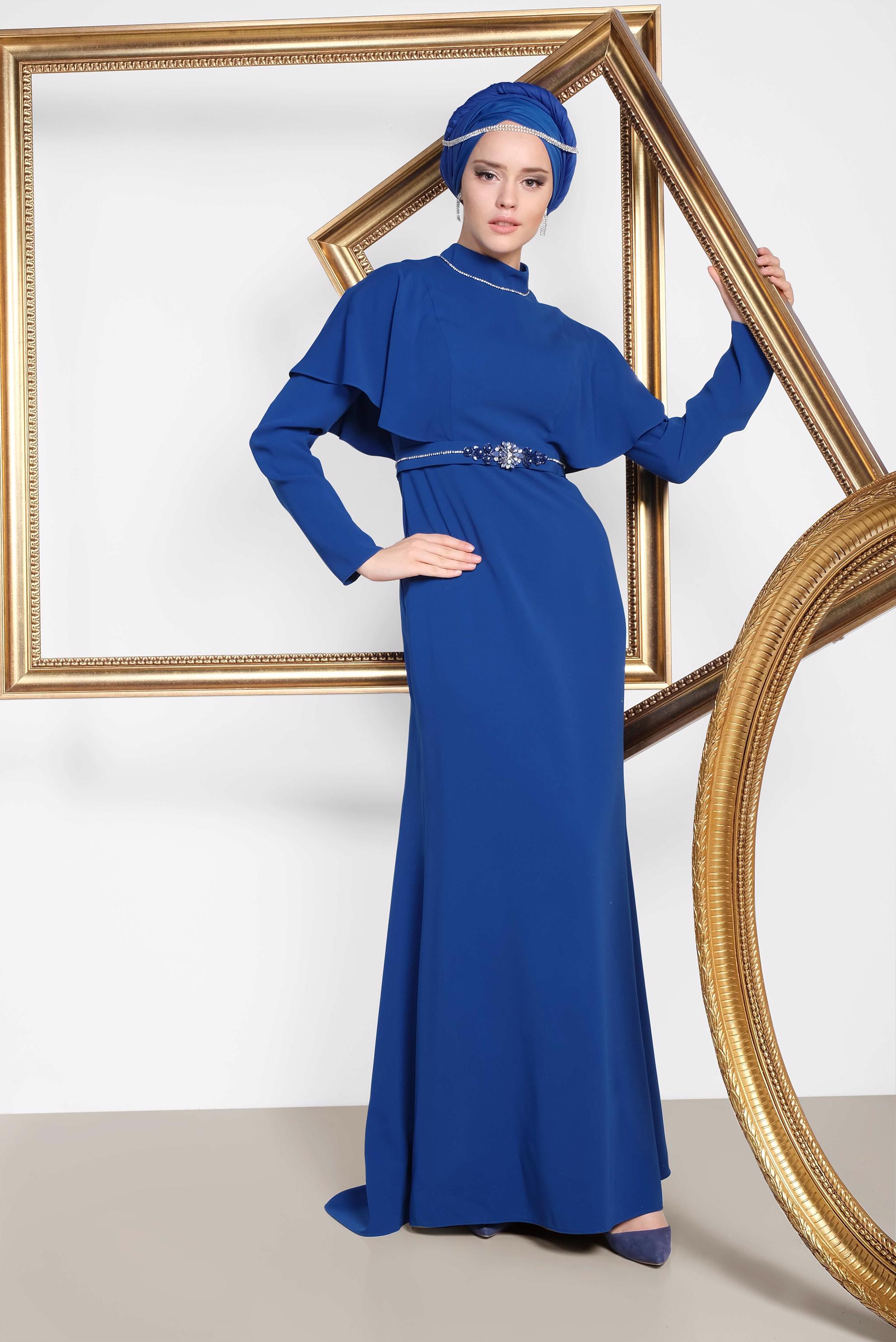 Tesettür giyim LACİVERT OMUZLARI VOLANLI KEMERİ TAŞLI ABİYE ELBİSE 5566