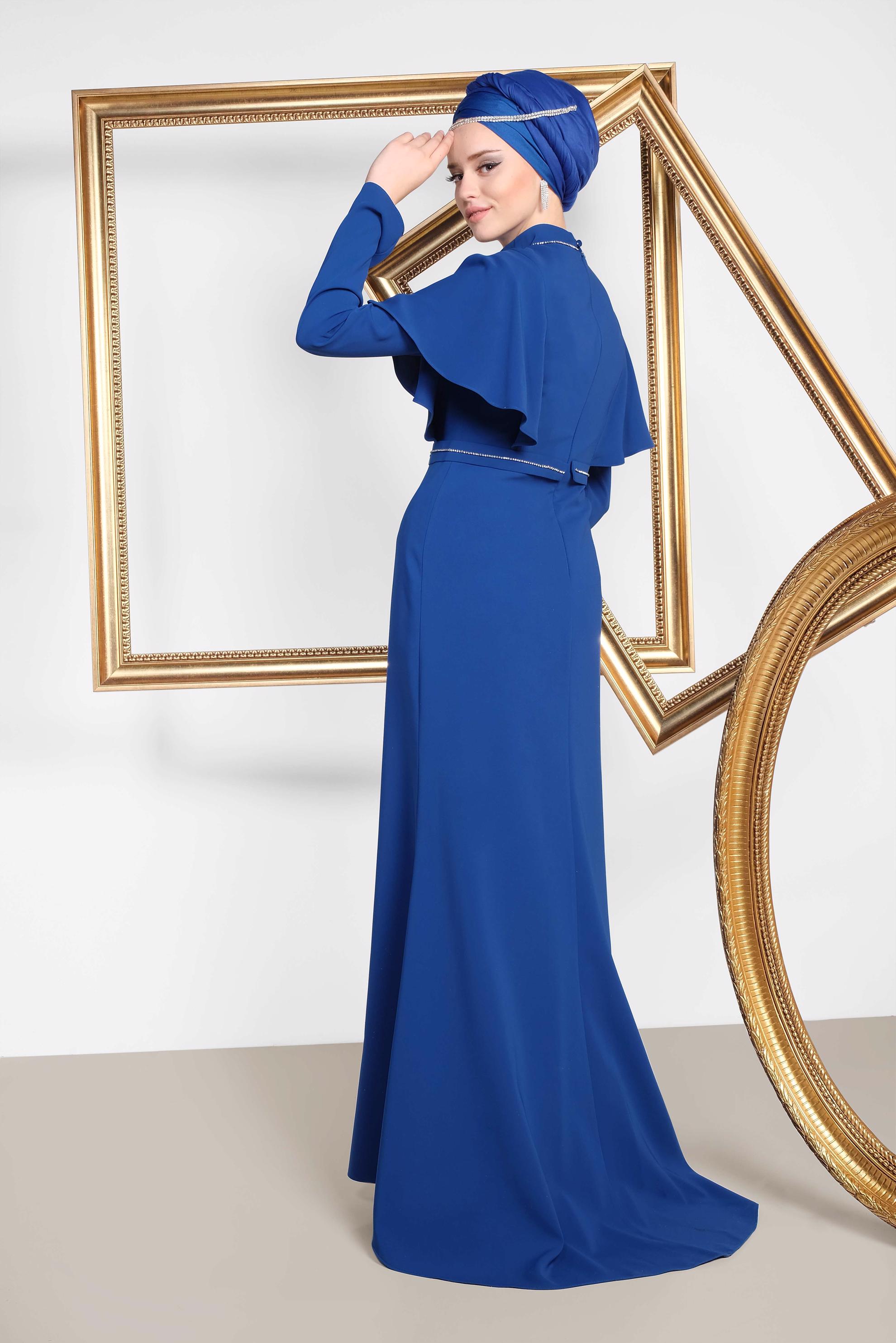 Tesettür giyim LACİVERT OMUZLARI VOLANLI KEMERİ TAŞLI ABİYE ELBİSE 5566