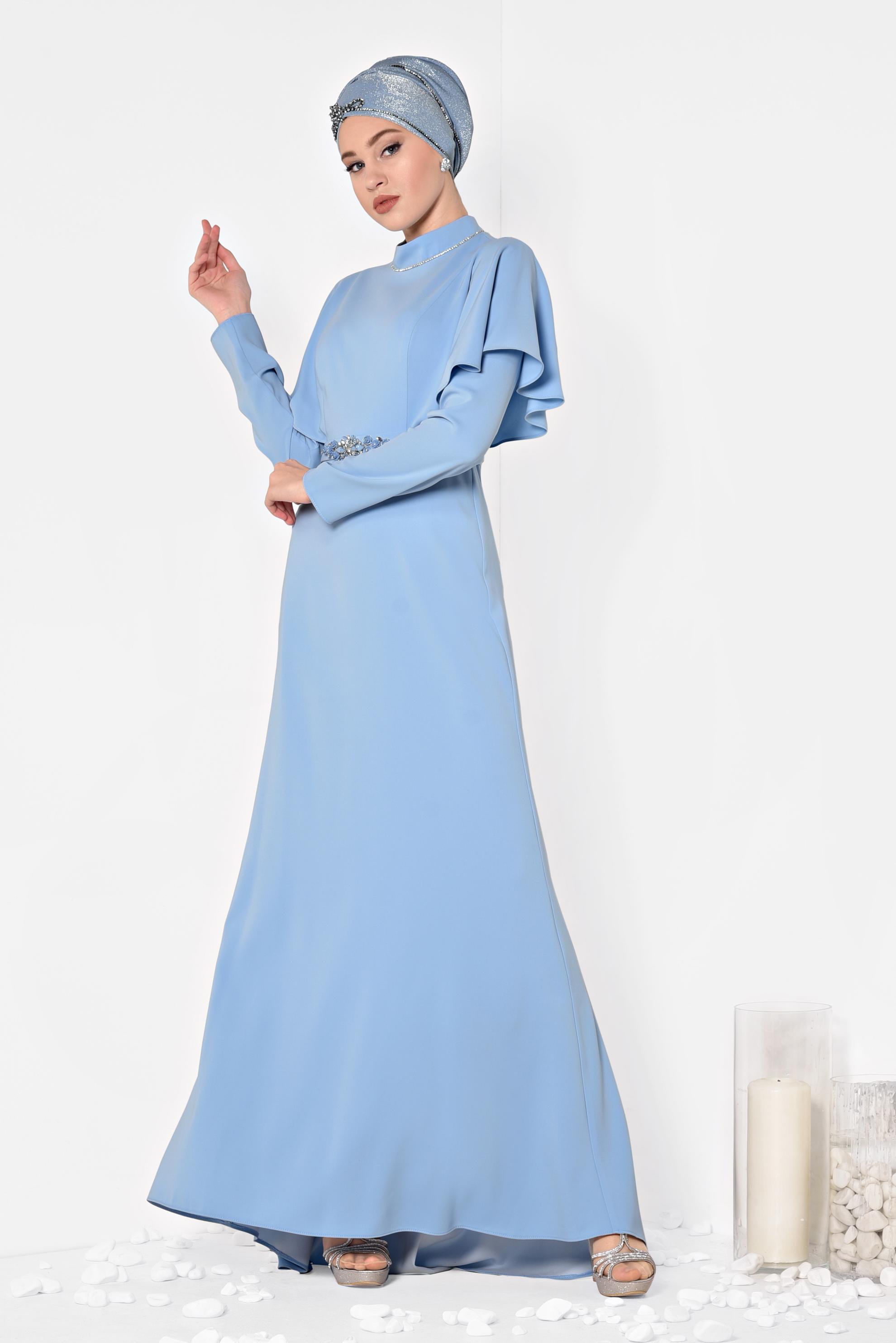 Tesettür giyim MAVİ OMUZLARI VOLANLI KEMERİ TAŞLI ABİYE ELBİSE 5566