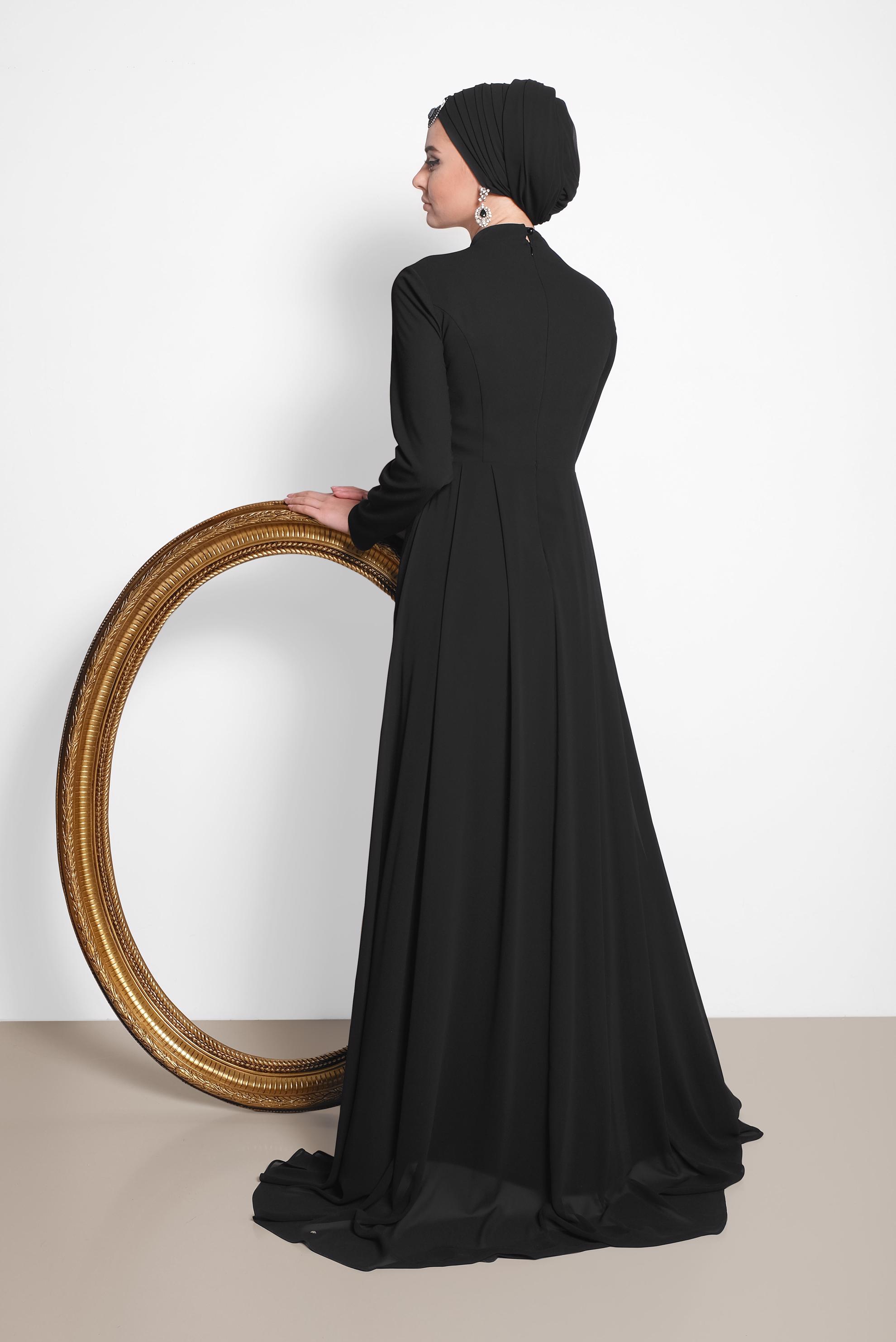 Tesettür giyim SİYAH ARKASI TÜL DETAYLI İŞLEMELİ ABİYE 5570