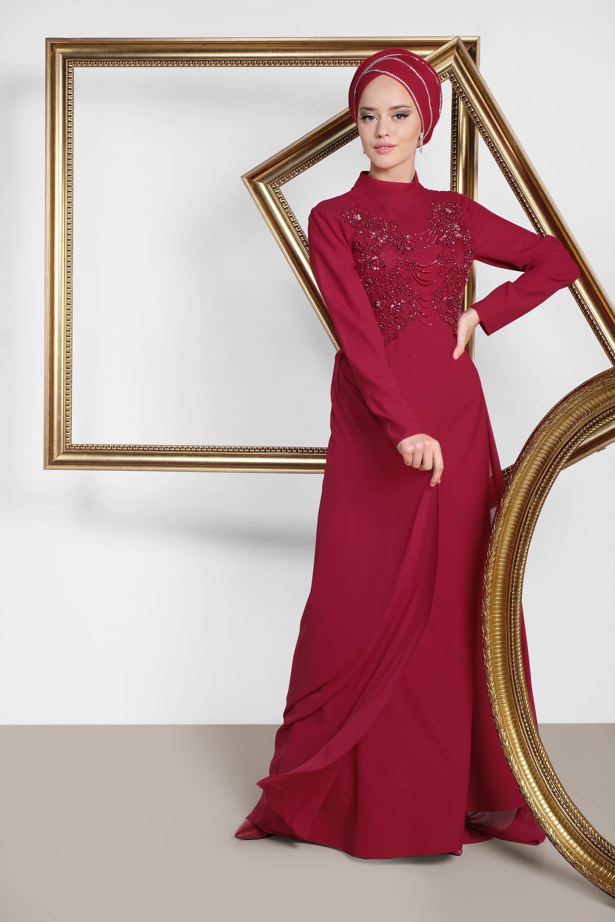 Tesettür giyim BORDO ARKASI TÜL DETAYLI İŞLEMELİ ABİYE 5570 