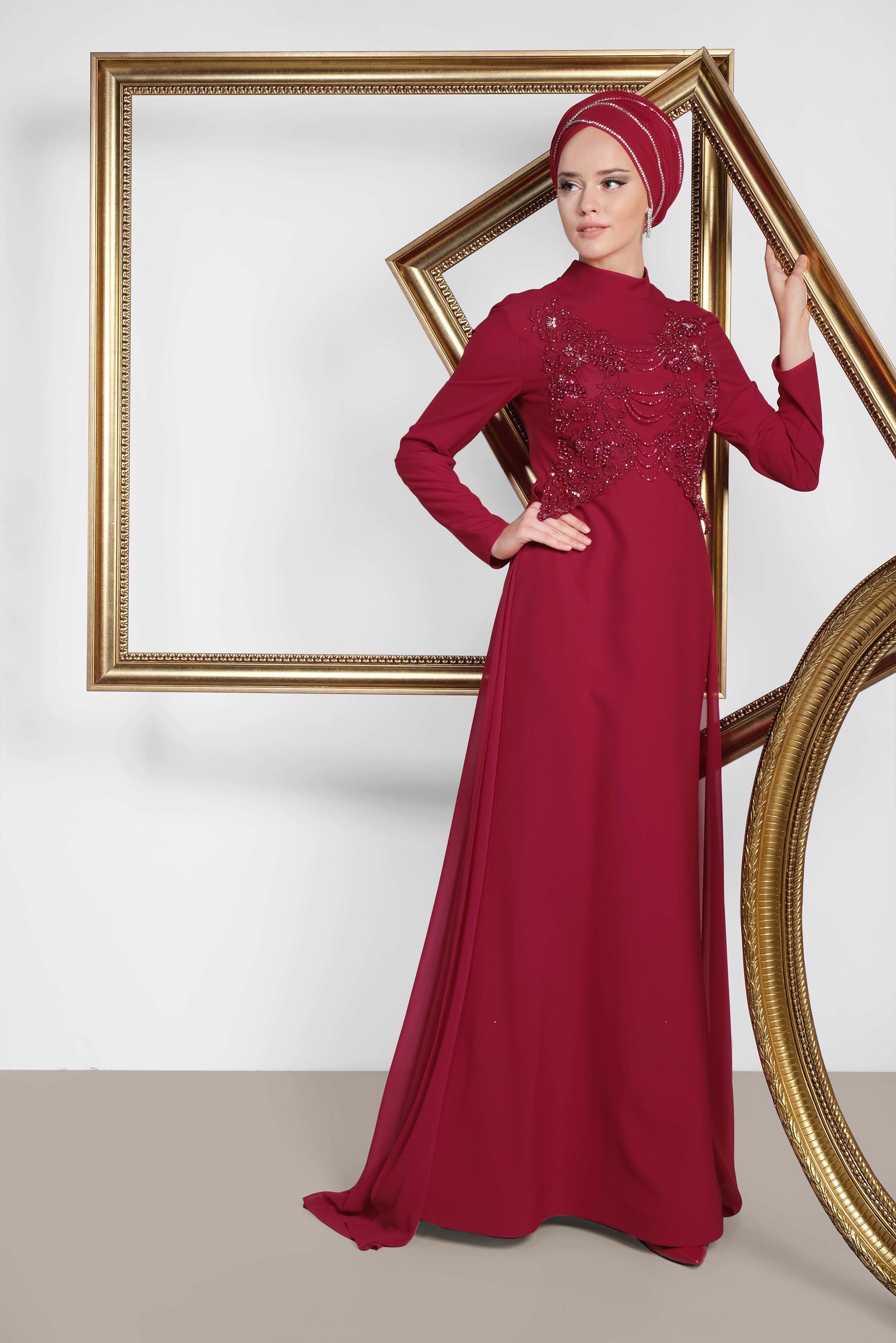 Tesettür giyim BORDO ARKASI TÜL DETAYLI İŞLEMELİ ABİYE 5570 