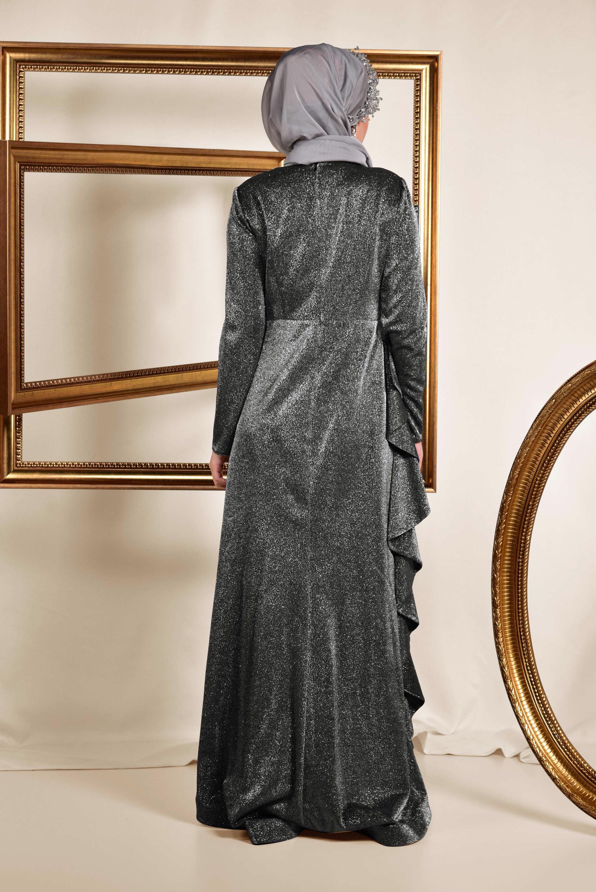 Tesettür giyim GRİ YANI FIRFIRLI SİMLİ ABİYE ELBİSE 5576