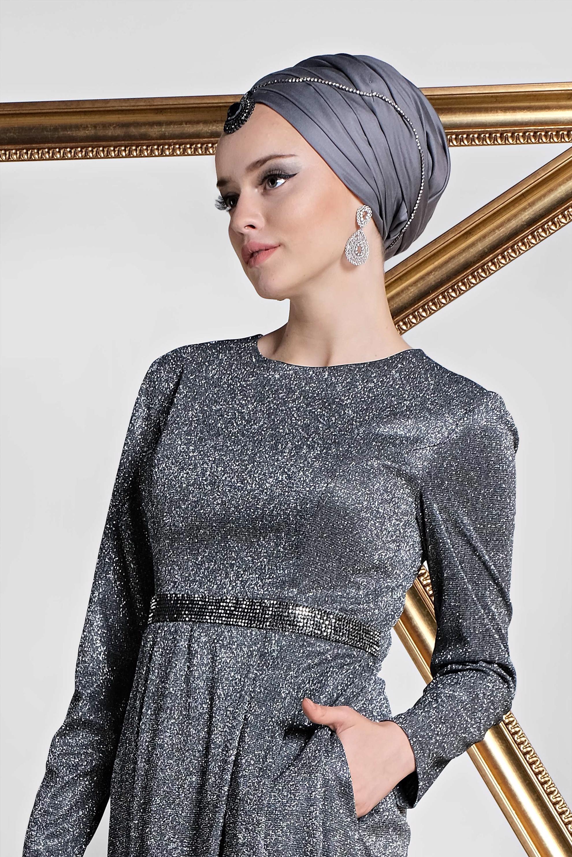 Tesettür giyim SİYAH SİM DETAYLI ABİYE ELBİSE 5577