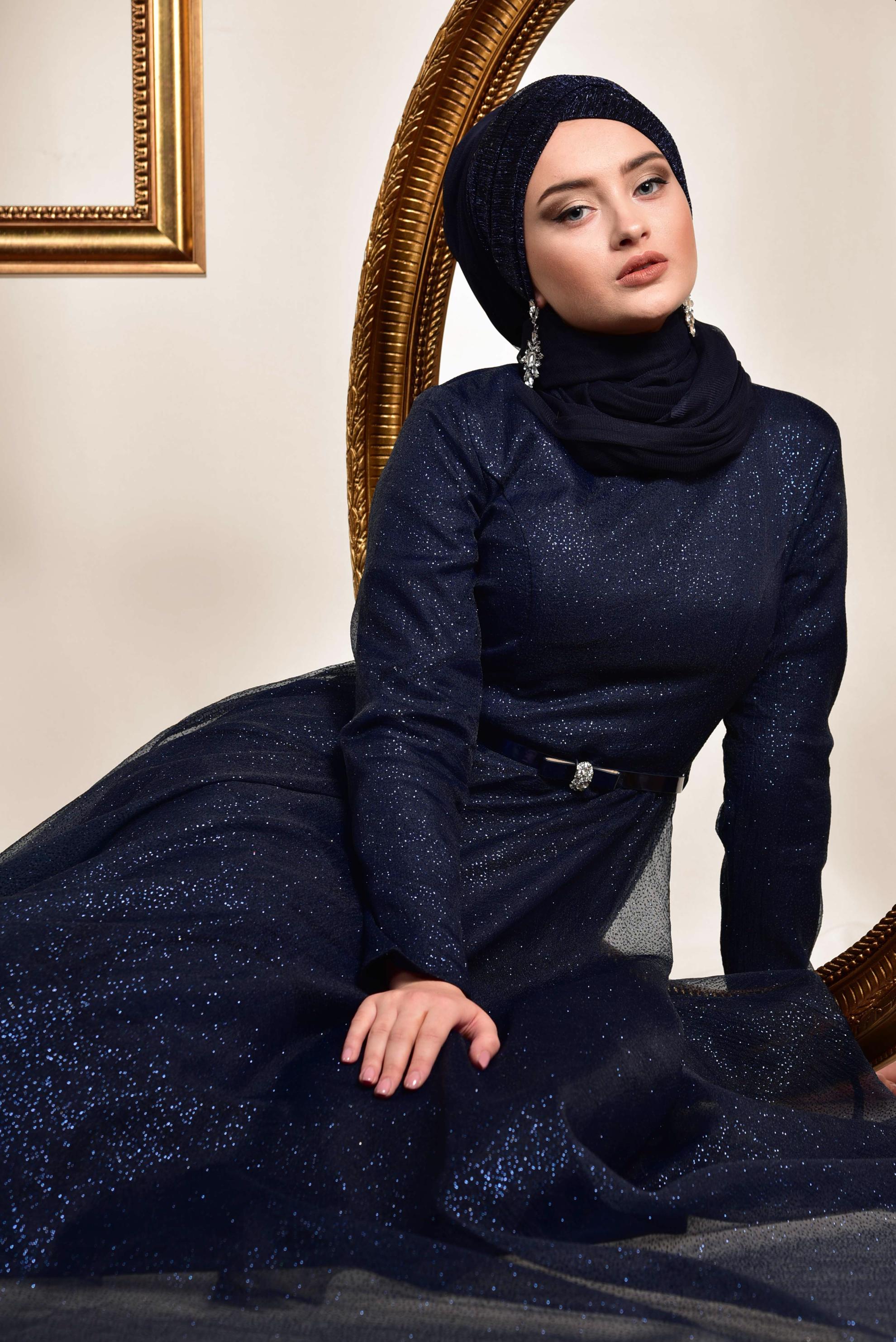 Tesettür giyim LACİVERT ETEĞİ VOLANLI SİMLİ ABİYE ELBİSE 5581