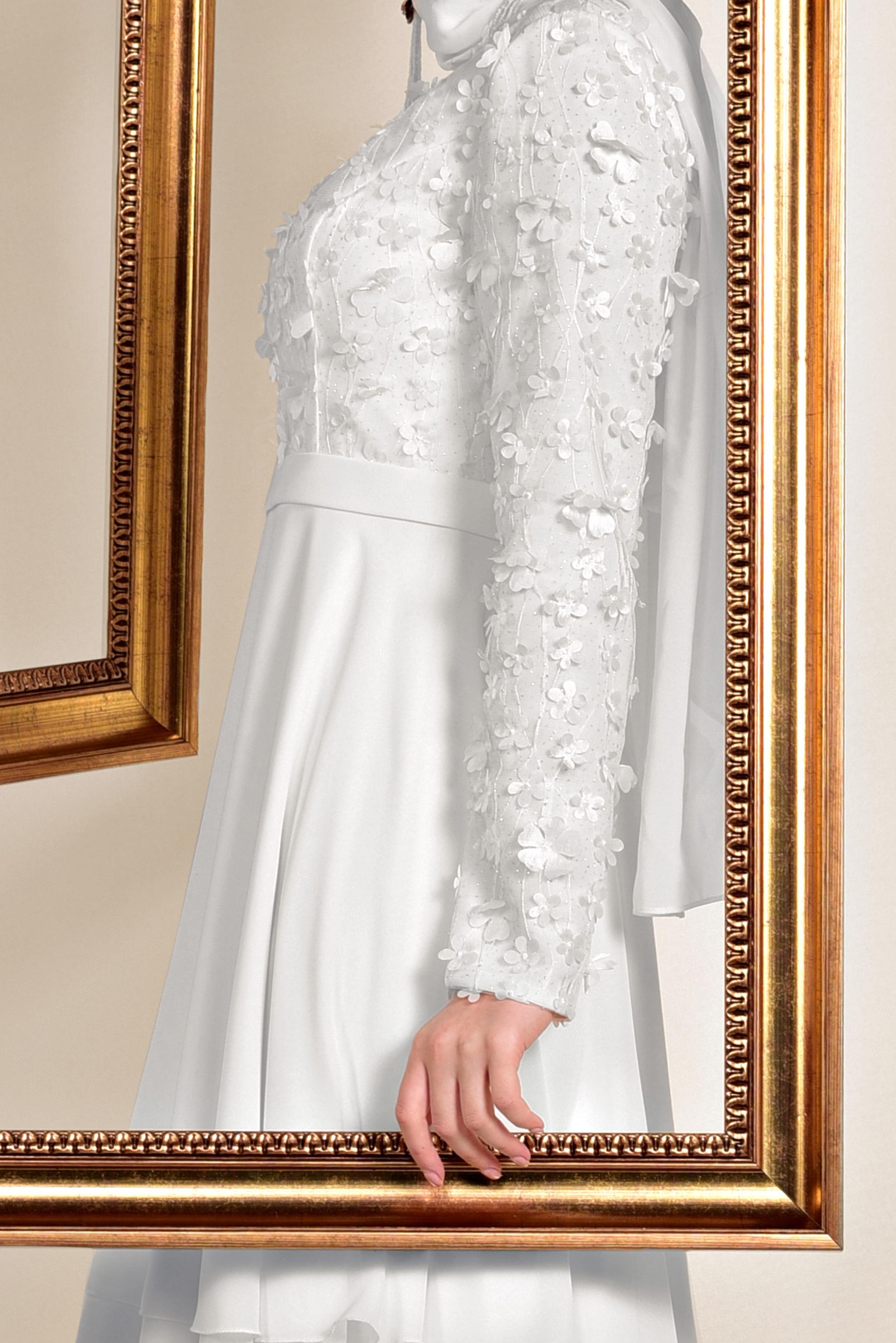 Tesettür giyim BEYAZ ÜÇ BOYUTLU ÇİÇEK DETAYLI ABİYE ELBİSE 5582