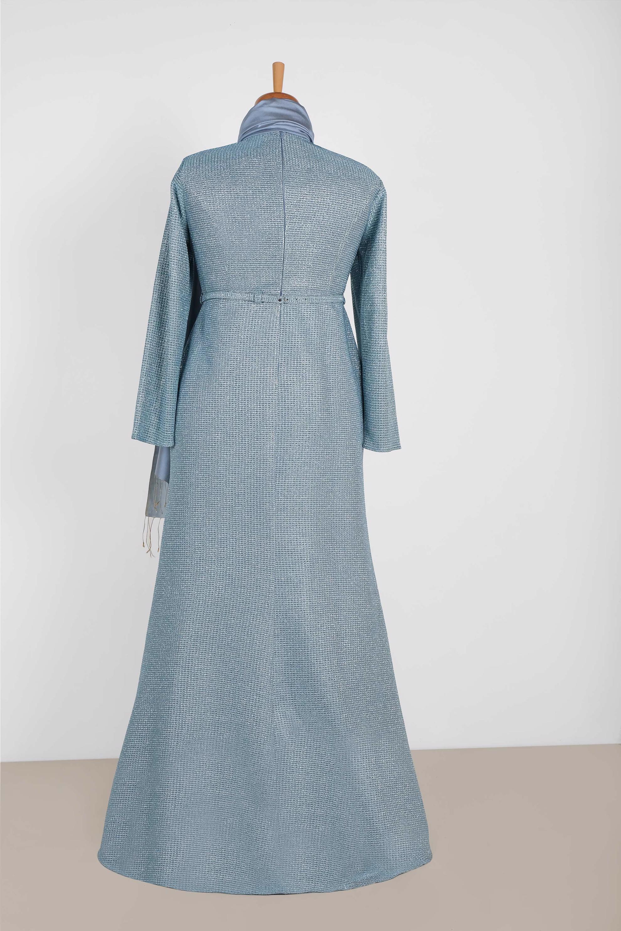 Tesettür giyim MAVİ KEMERLİ SİMLİ KUMAŞTAN ABİYE ELBİSE 5584 