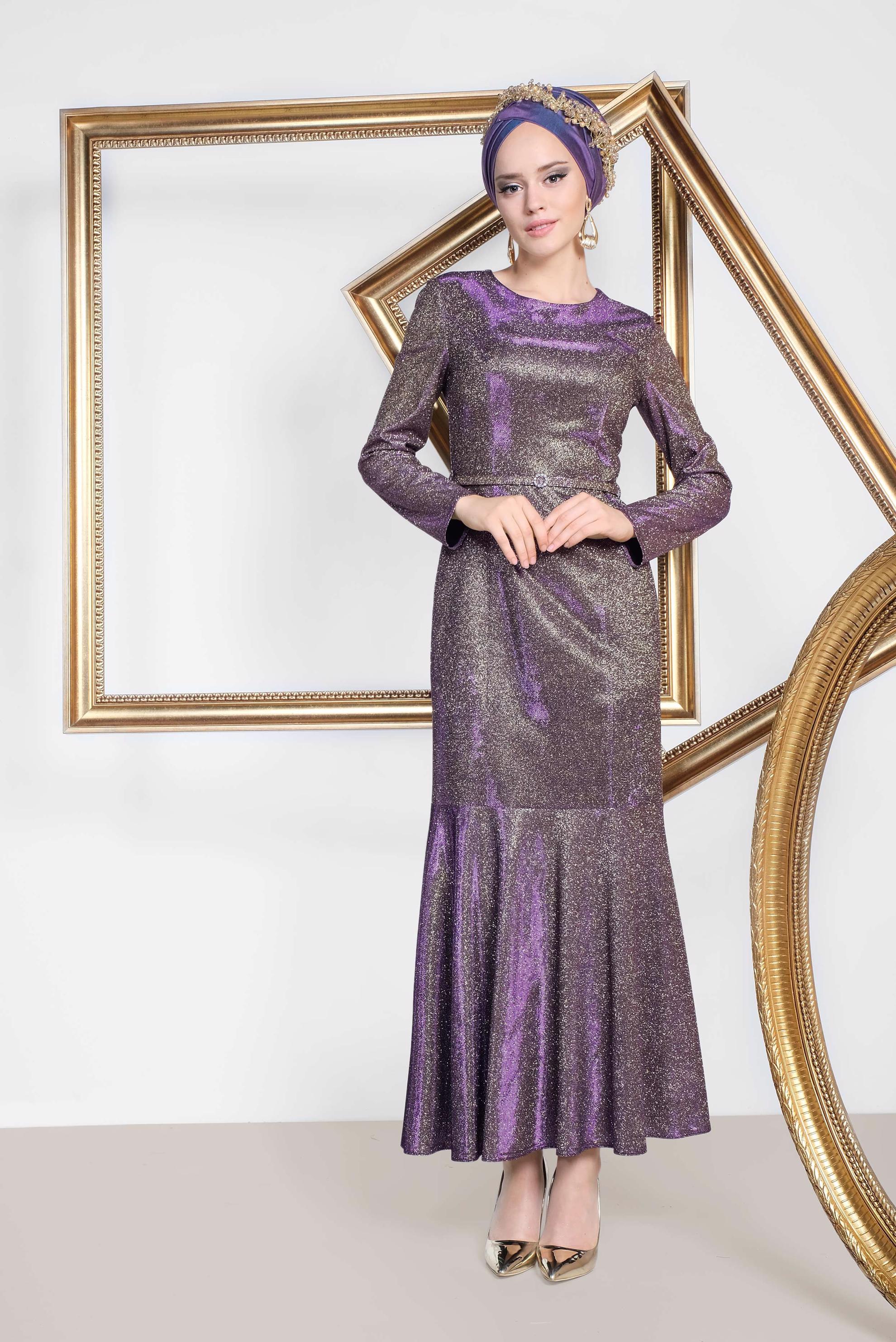 Tesettür giyim MOR ETEĞİ VOLANLI SİMLİ ABİYE 5592 