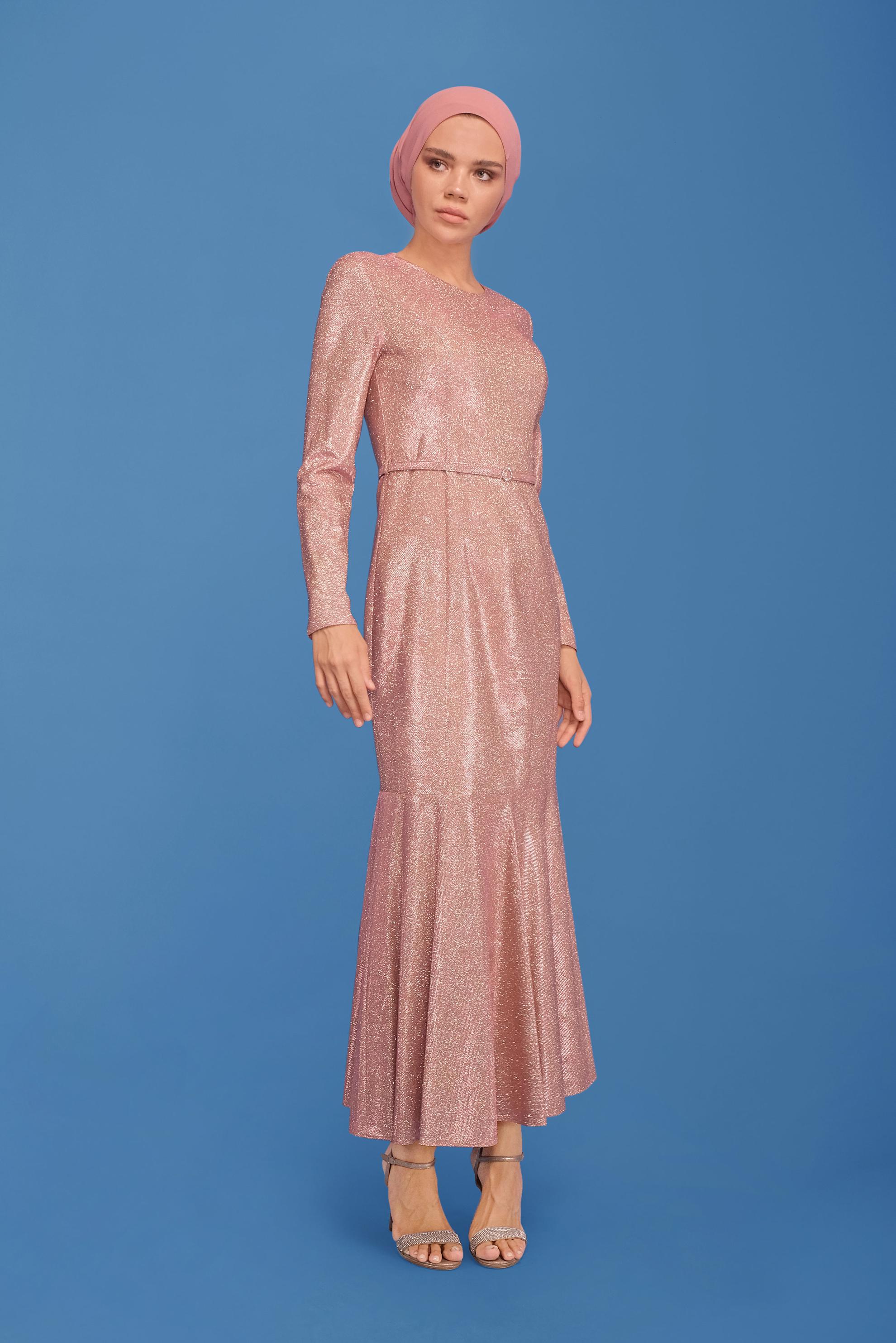 Tesettür giyim PUDRA ETEĞİ VOLANLI SİMLİ ABİYE 5592 