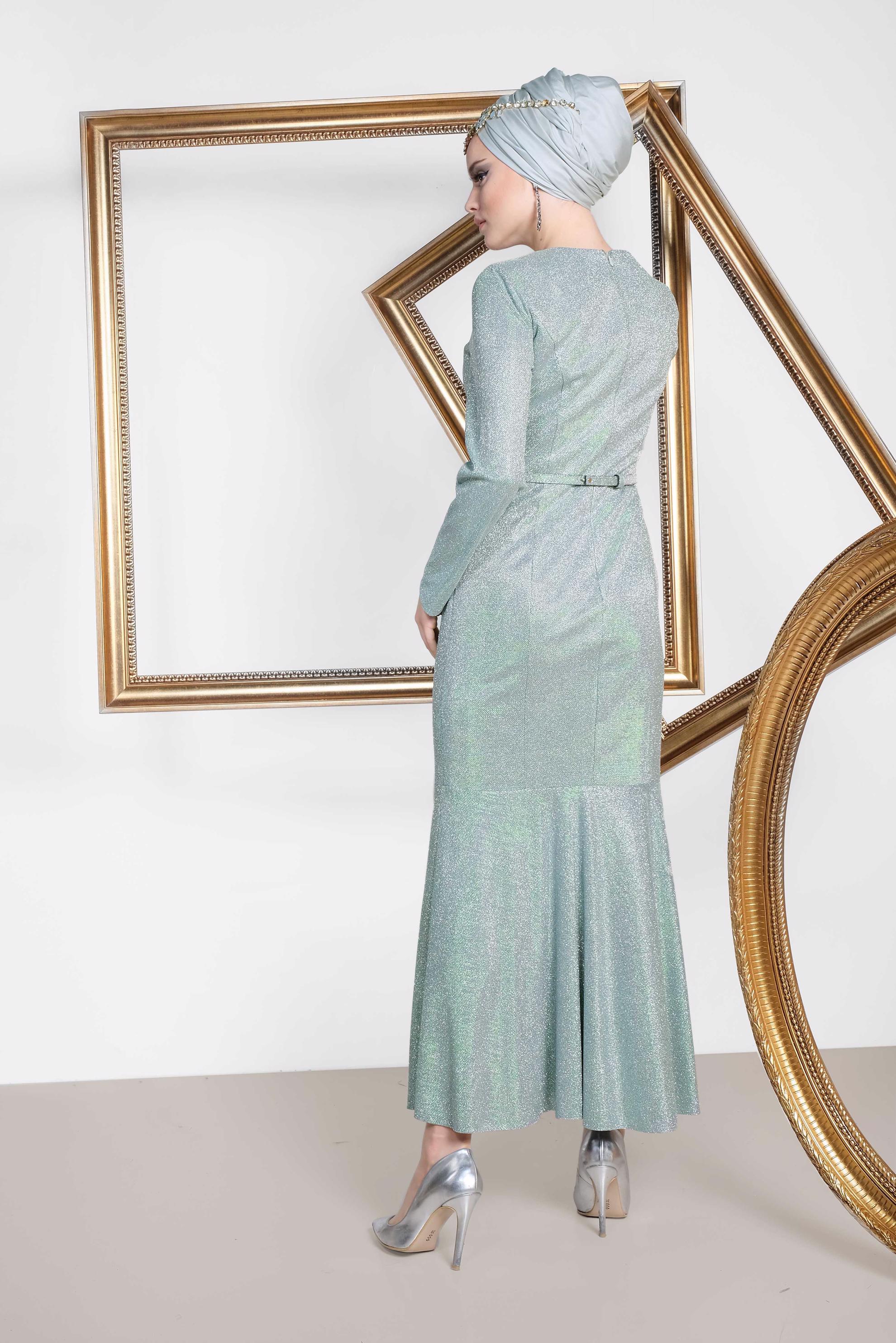 Tesettür giyim YEŞİL ETEĞİ VOLANLI SİMLİ ABİYE 5592 