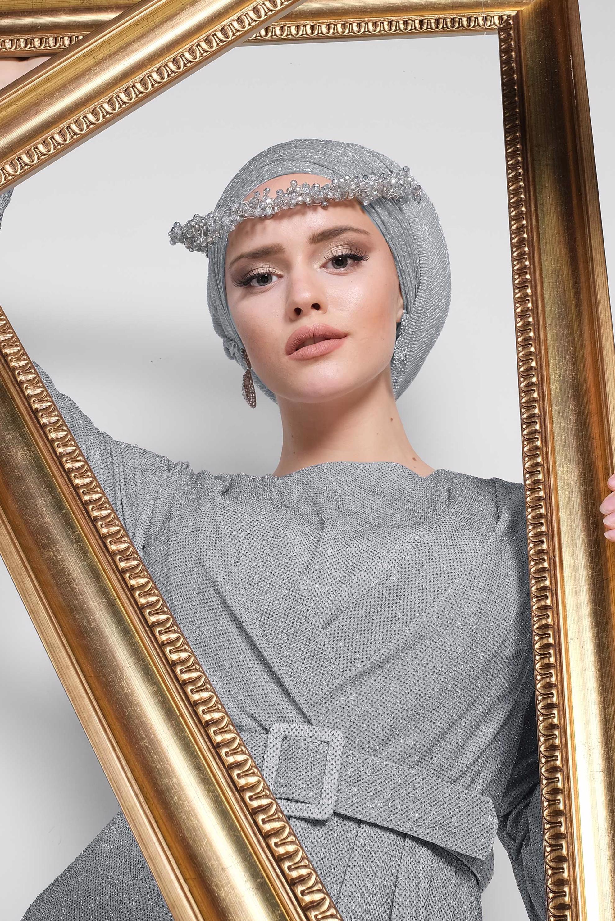 Tesettür giyim GÜMÜŞ BELİ KEMER DETAYLI SİMLİ ABİYE 5593 