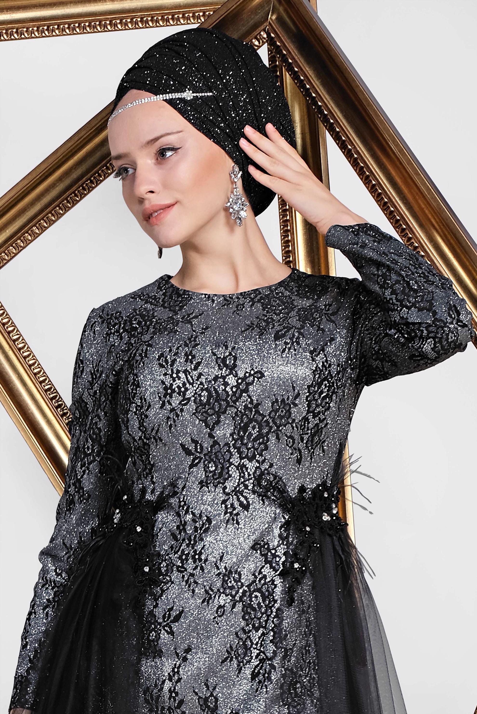 Tesettür giyim SİYAH TÜL DETAYLI ÇİÇEK DESEN SİMLİ ABİYE ELBİSE 5598