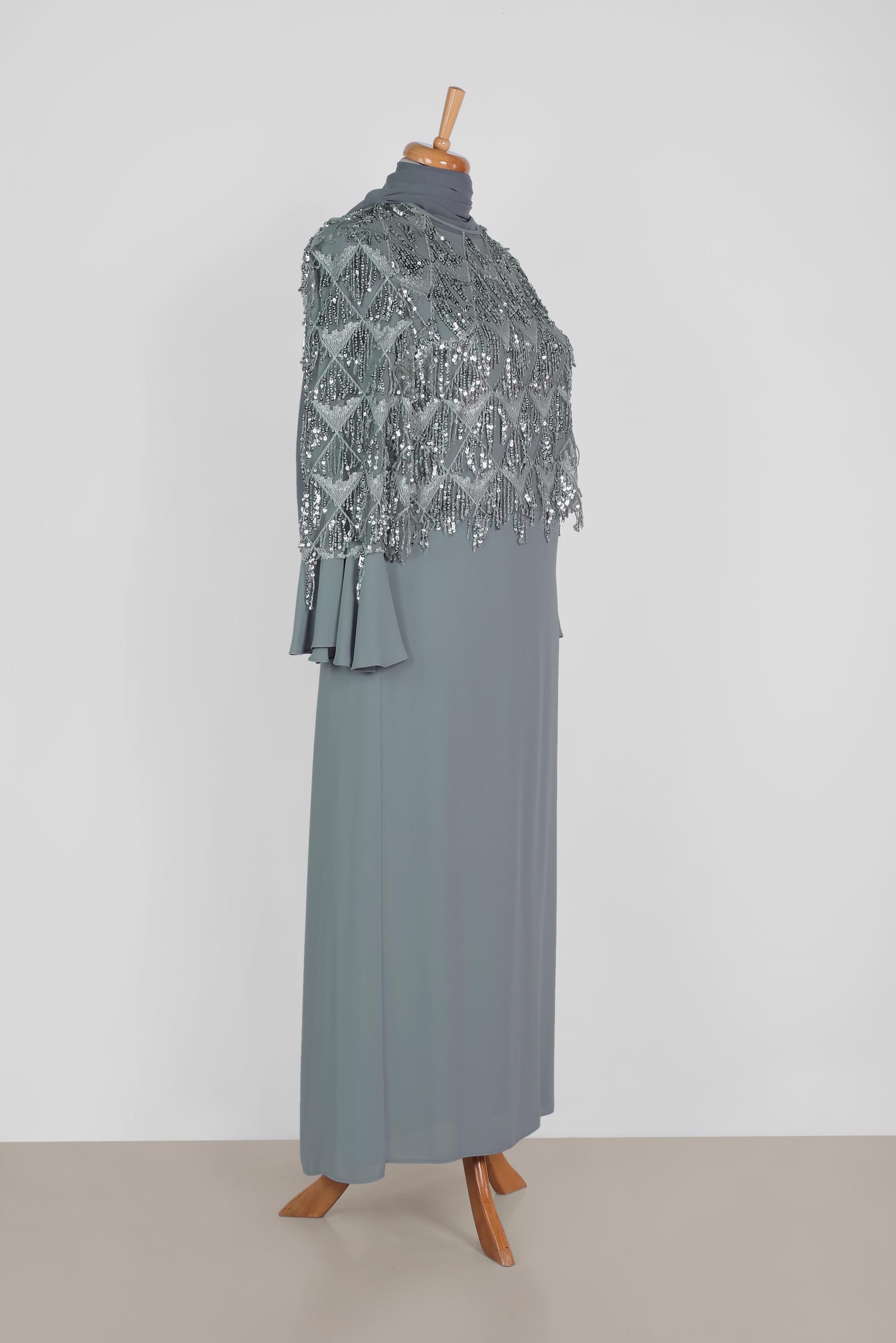 Tesettür giyim GRİ PUL PAYET SAÇAKLI İKİLİ ELBİSELİ ABİYE 5601	