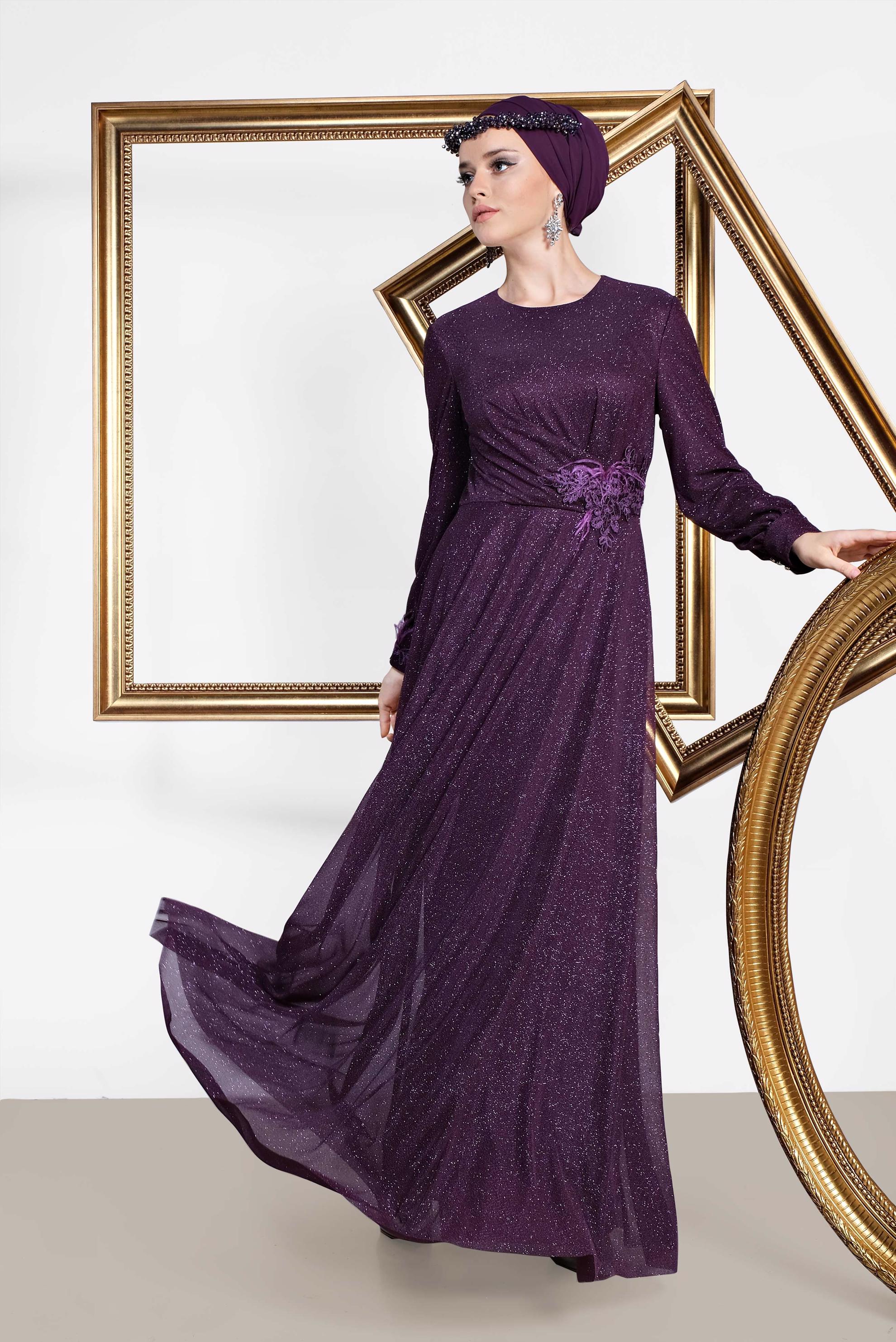 Tesettür giyim MÜRDÜM GÜPÜR VE TÜY DETAYLI SİM KUMAŞ ABİYE 5608 