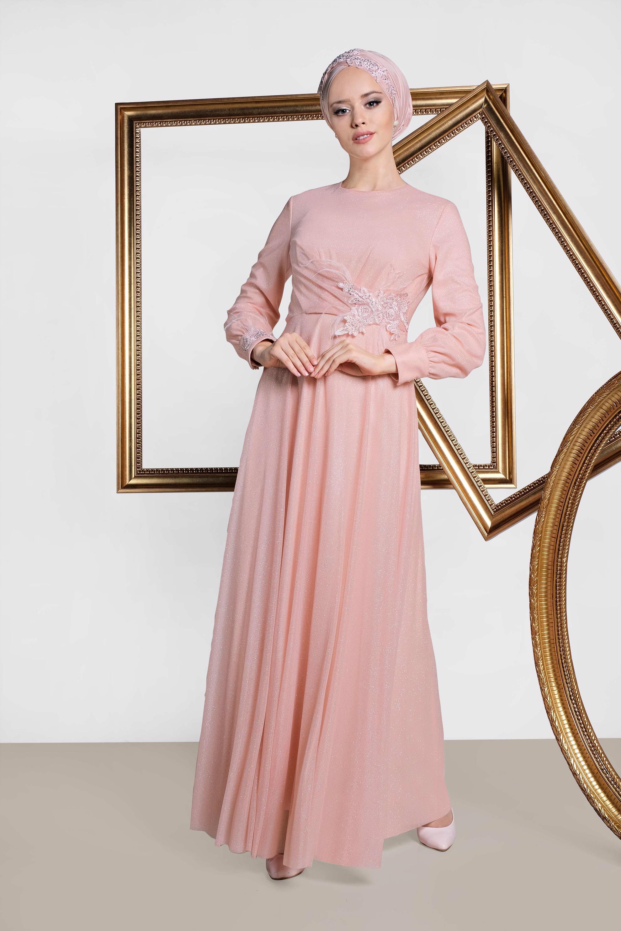 Tesettür giyim PUDRA GÜPÜR VE TÜY DETAYLI SİM KUMAŞ ABİYE 5608 