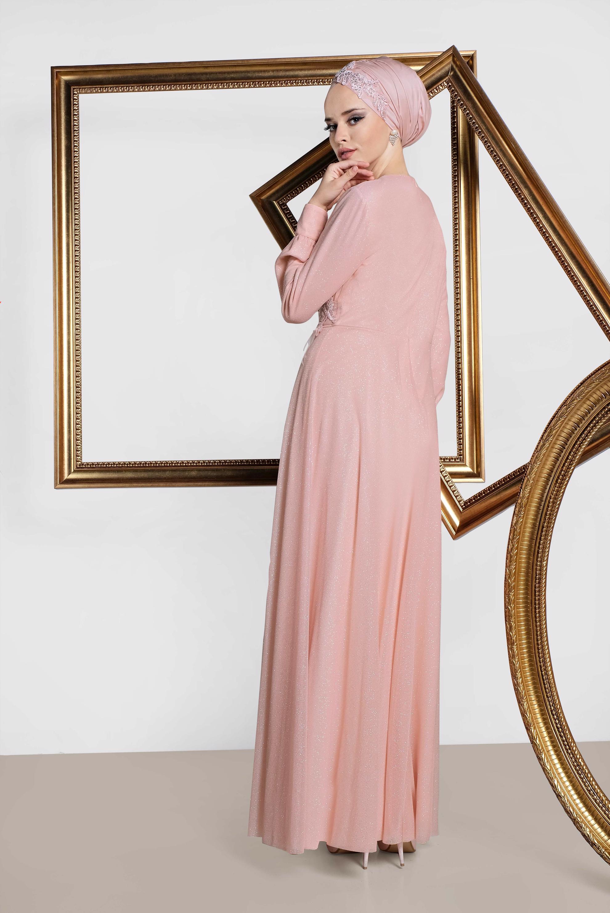 Tesettür giyim PUDRA GÜPÜR VE TÜY DETAYLI SİM KUMAŞ ABİYE 5608 