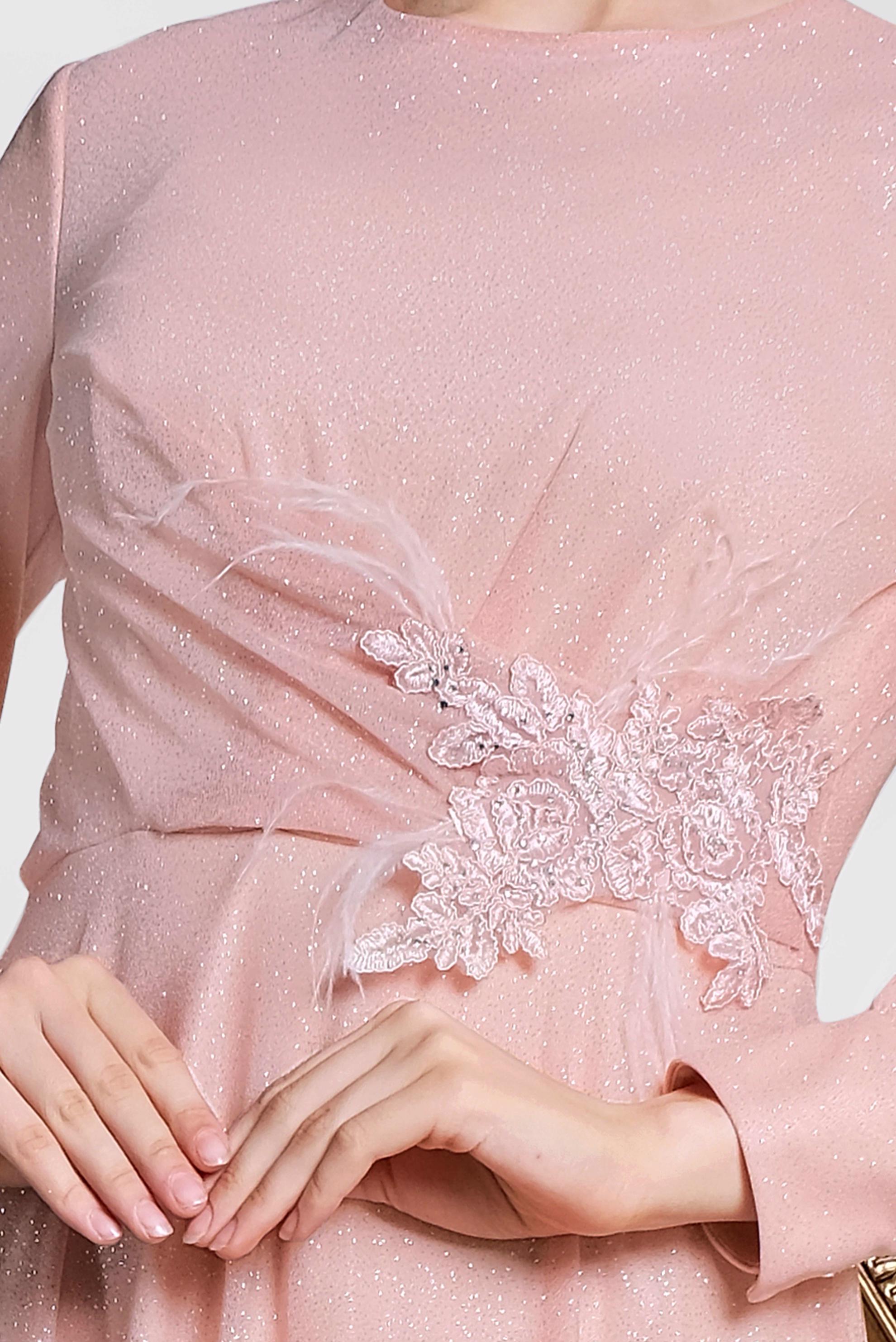 Tesettür giyim PUDRA GÜPÜR VE TÜY DETAYLI SİM KUMAŞ ABİYE 5608 