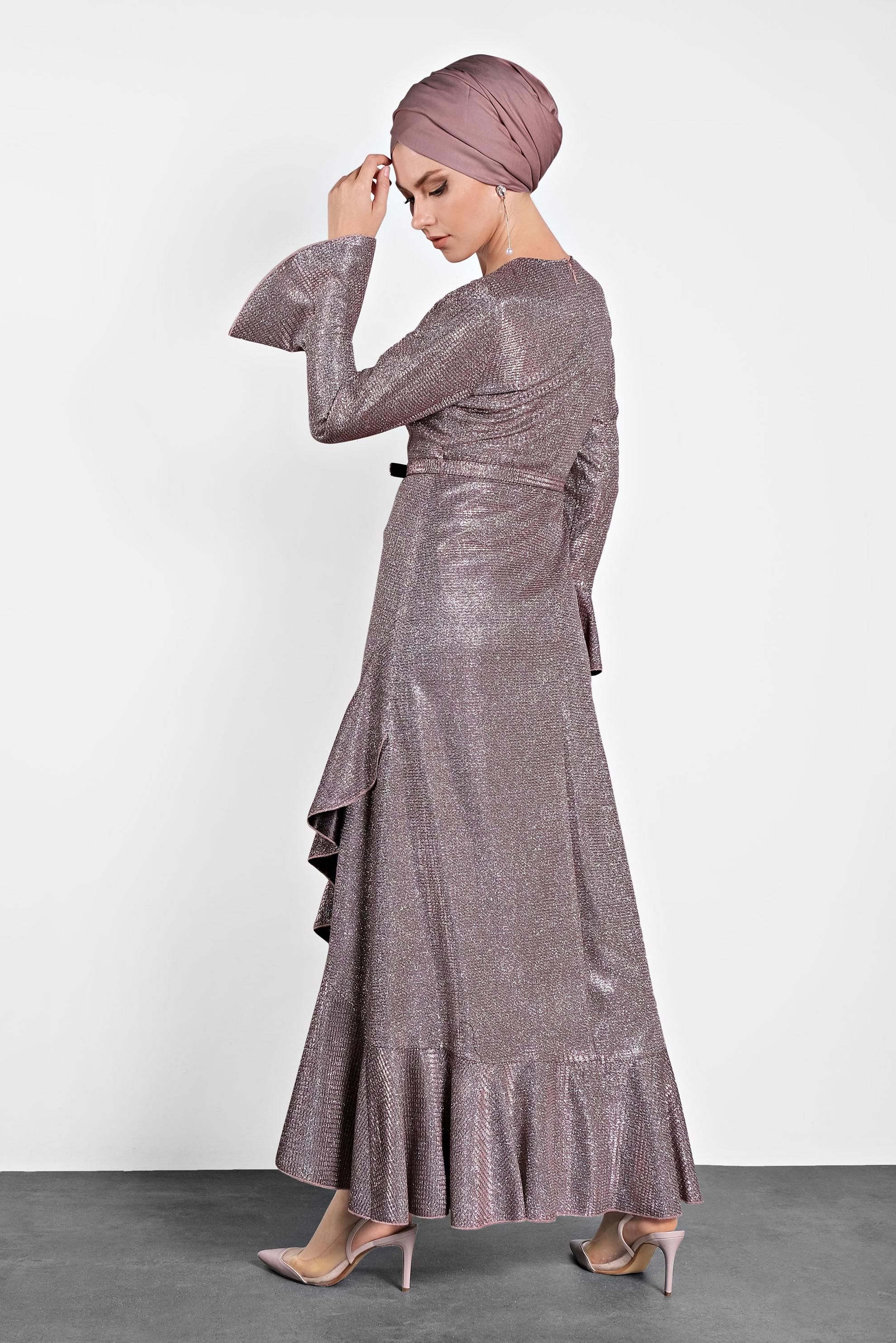 Tesettür giyim PEMBE KOLLARI VE ETEK UCU VOLANLI SİMLİ ABİYE 5620 