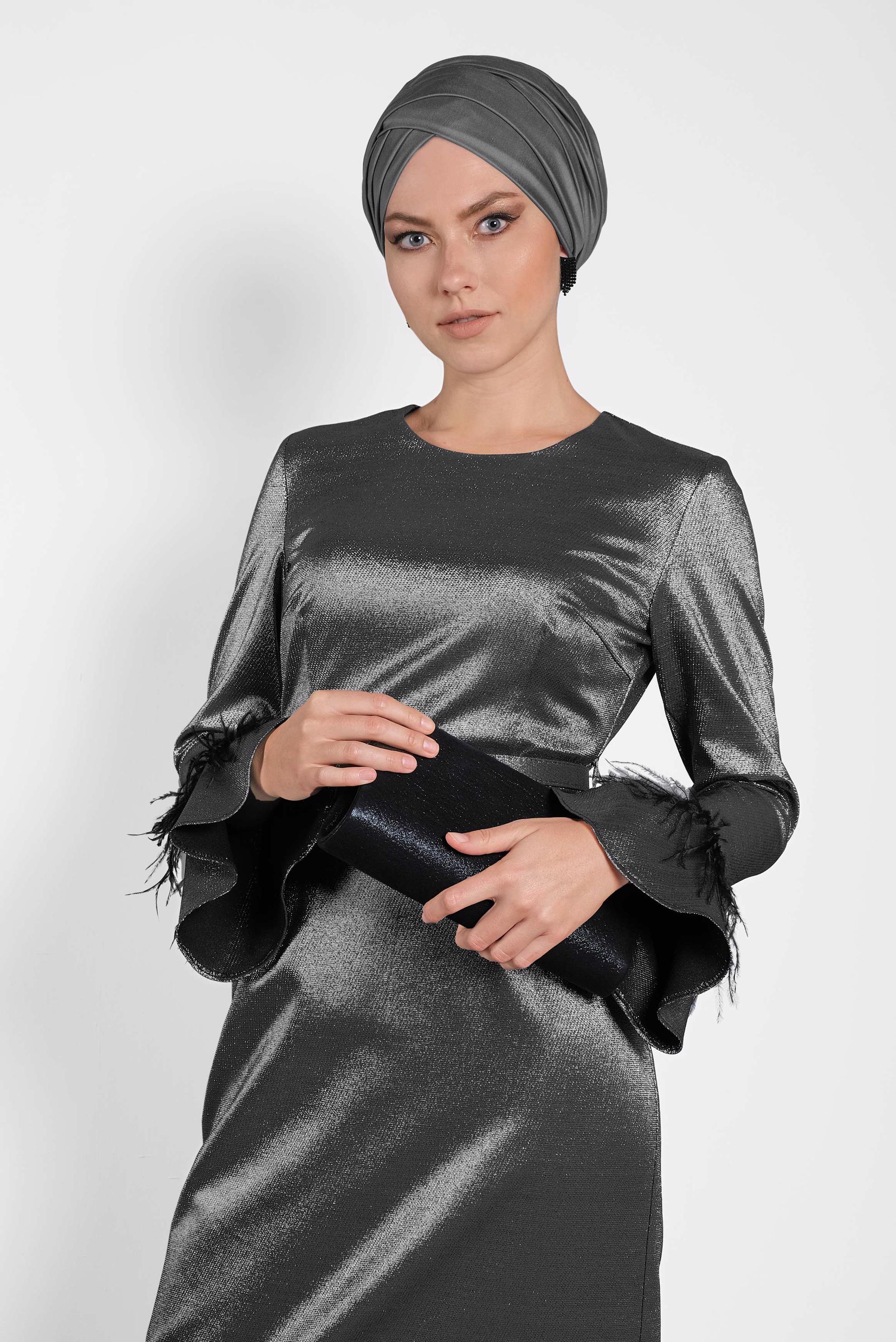 Tesettür giyim SİYAH KOLLARI VOLANLI SİMLİ ABİYE 5621 