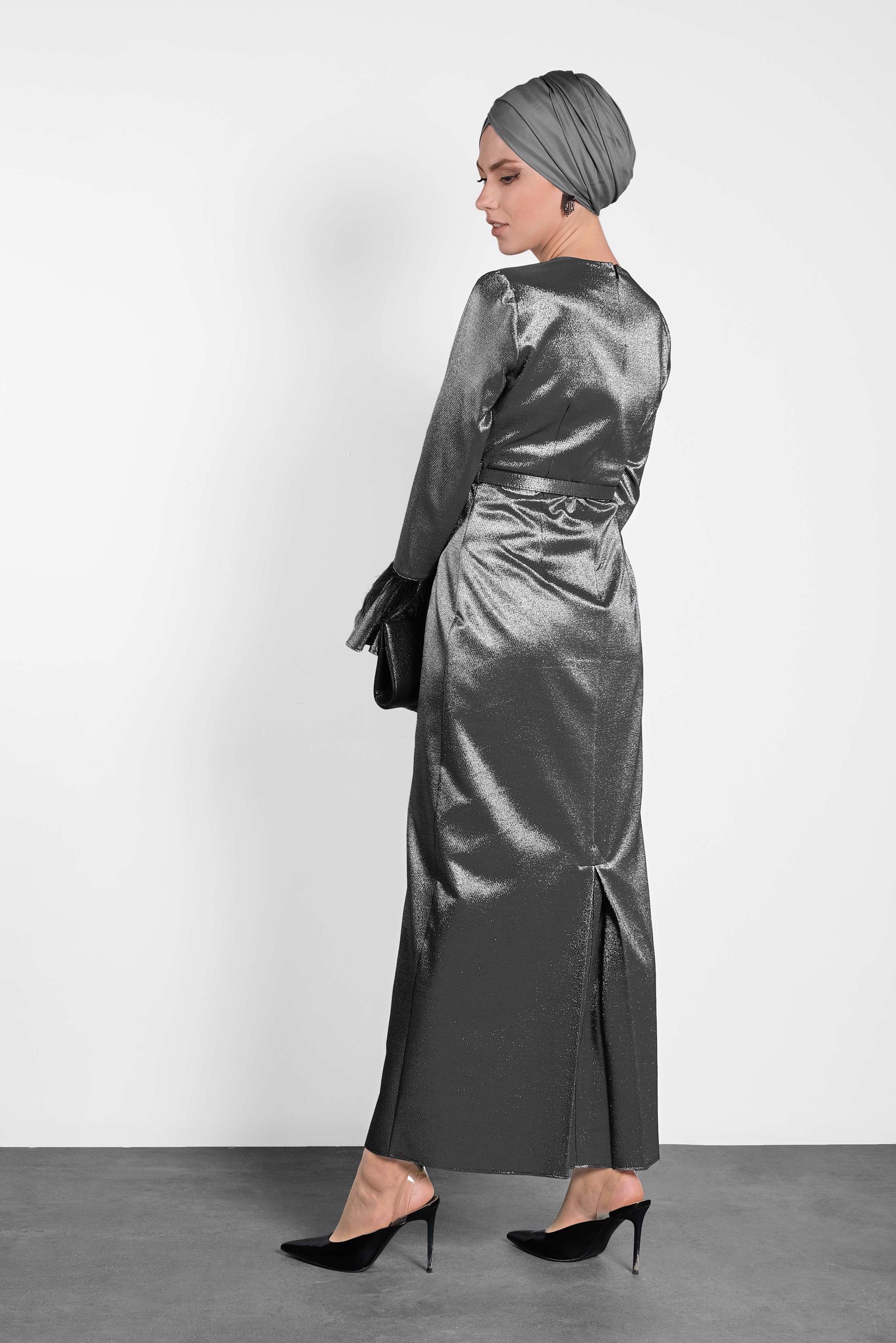 Tesettür giyim SİYAH KOLLARI VOLANLI SİMLİ ABİYE 5621 