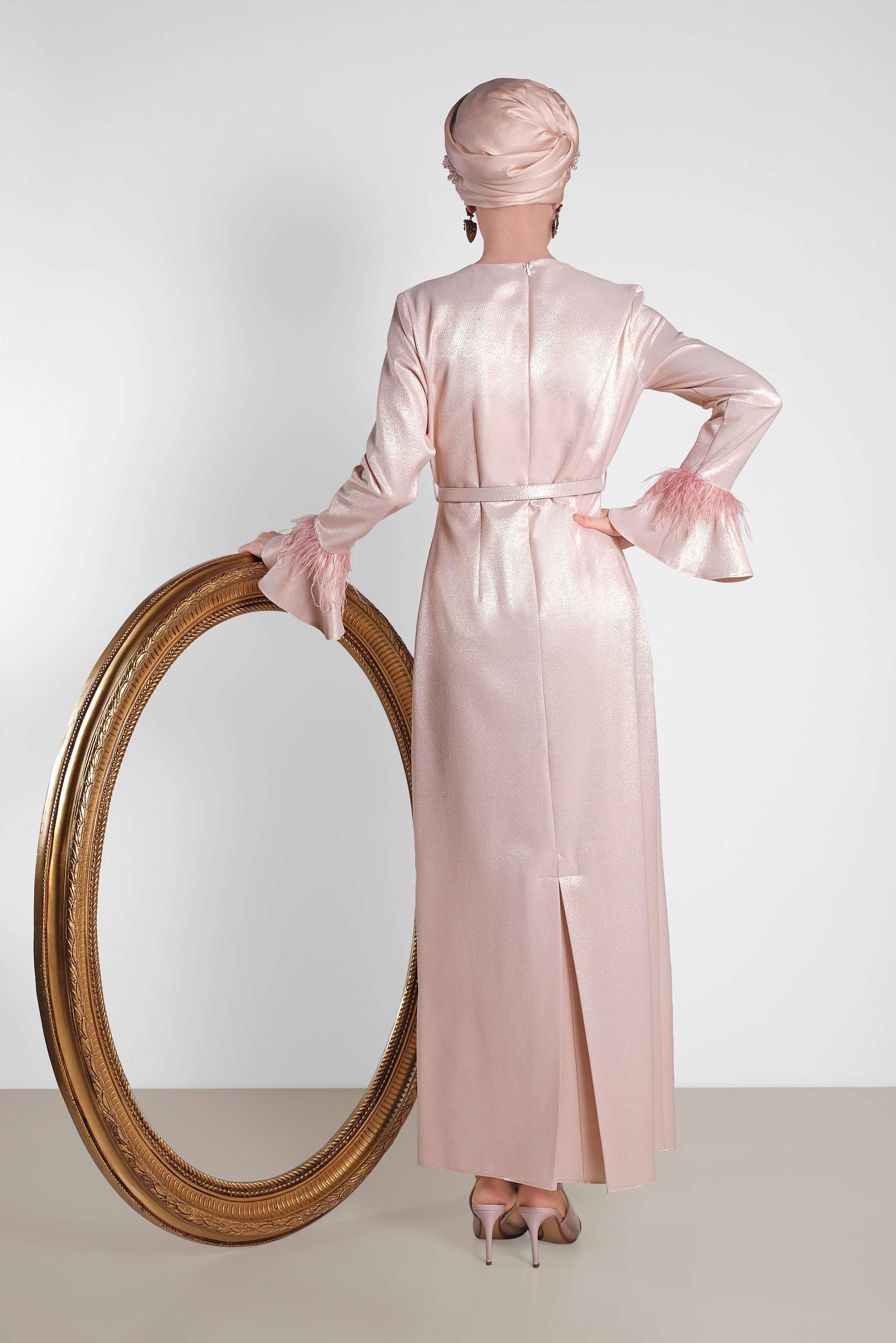 Tesettür giyim PUDRA KOLLARI VOLANLI SİMLİ ABİYE 5621 