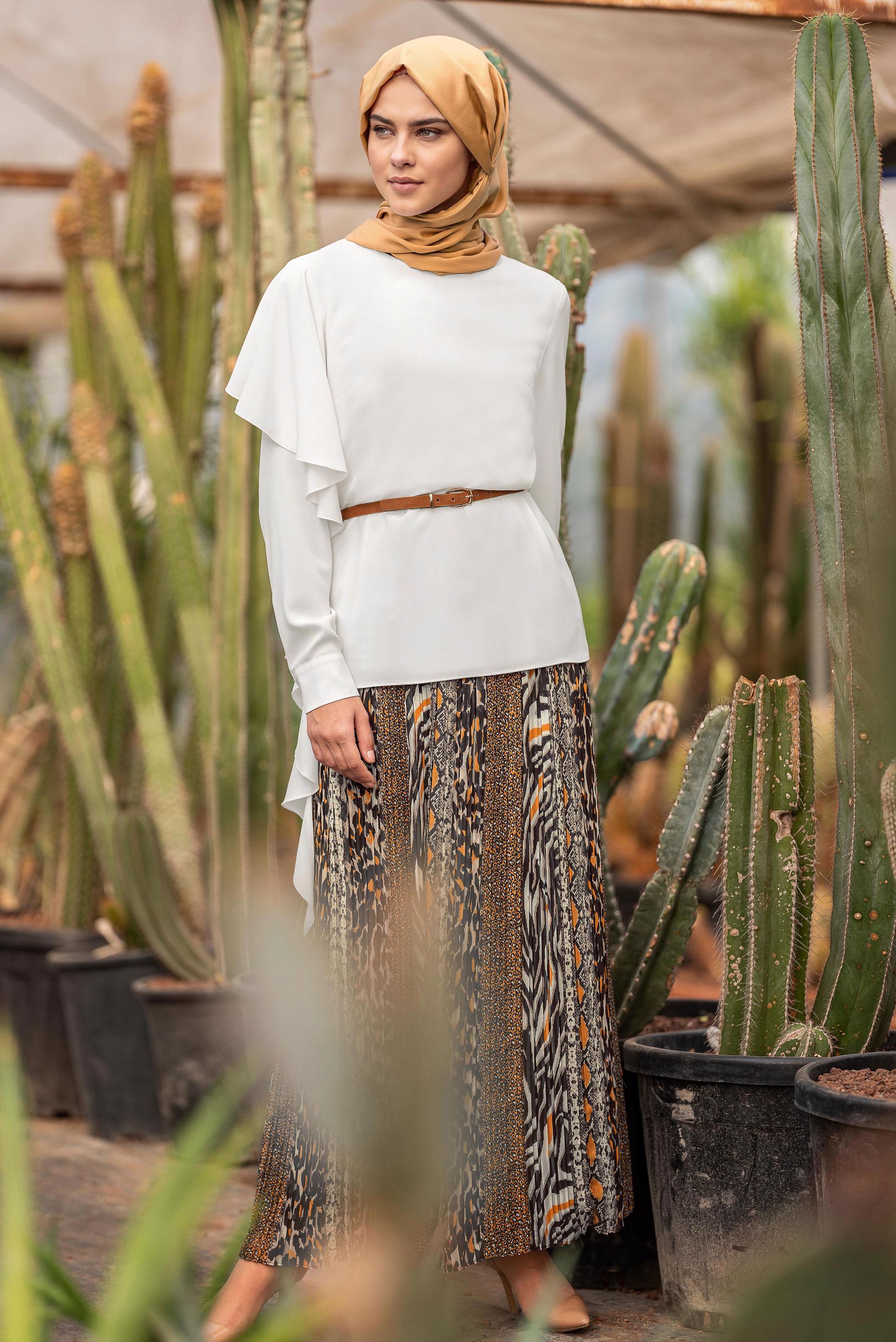 Hijab clothing WHITE Flywheel Detail Blouse 4062