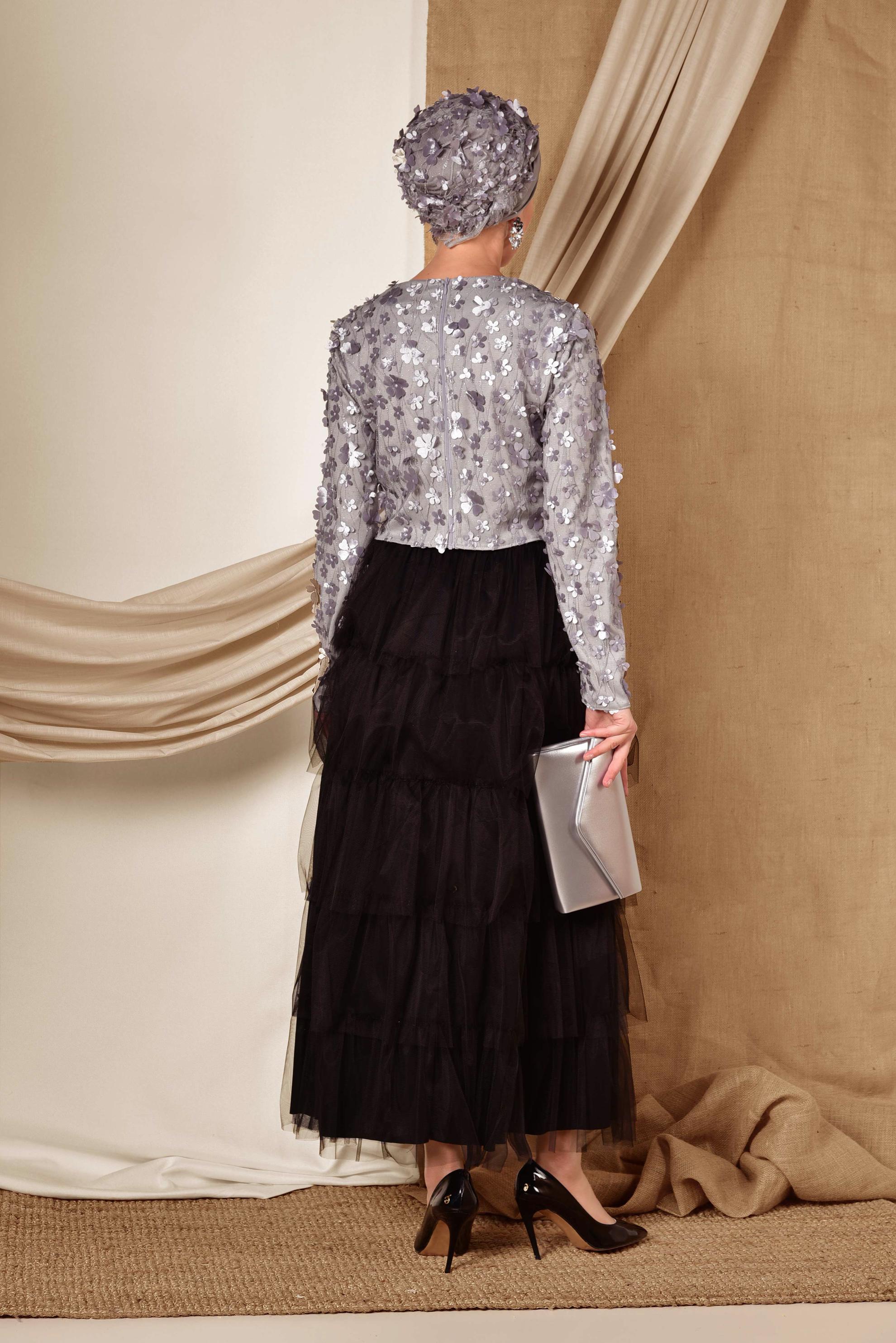 Tesettür giyim GRİ ÜÇ BOYUTLU ÇİÇEK DETAYLI  ABİYE BLUZ 4064 