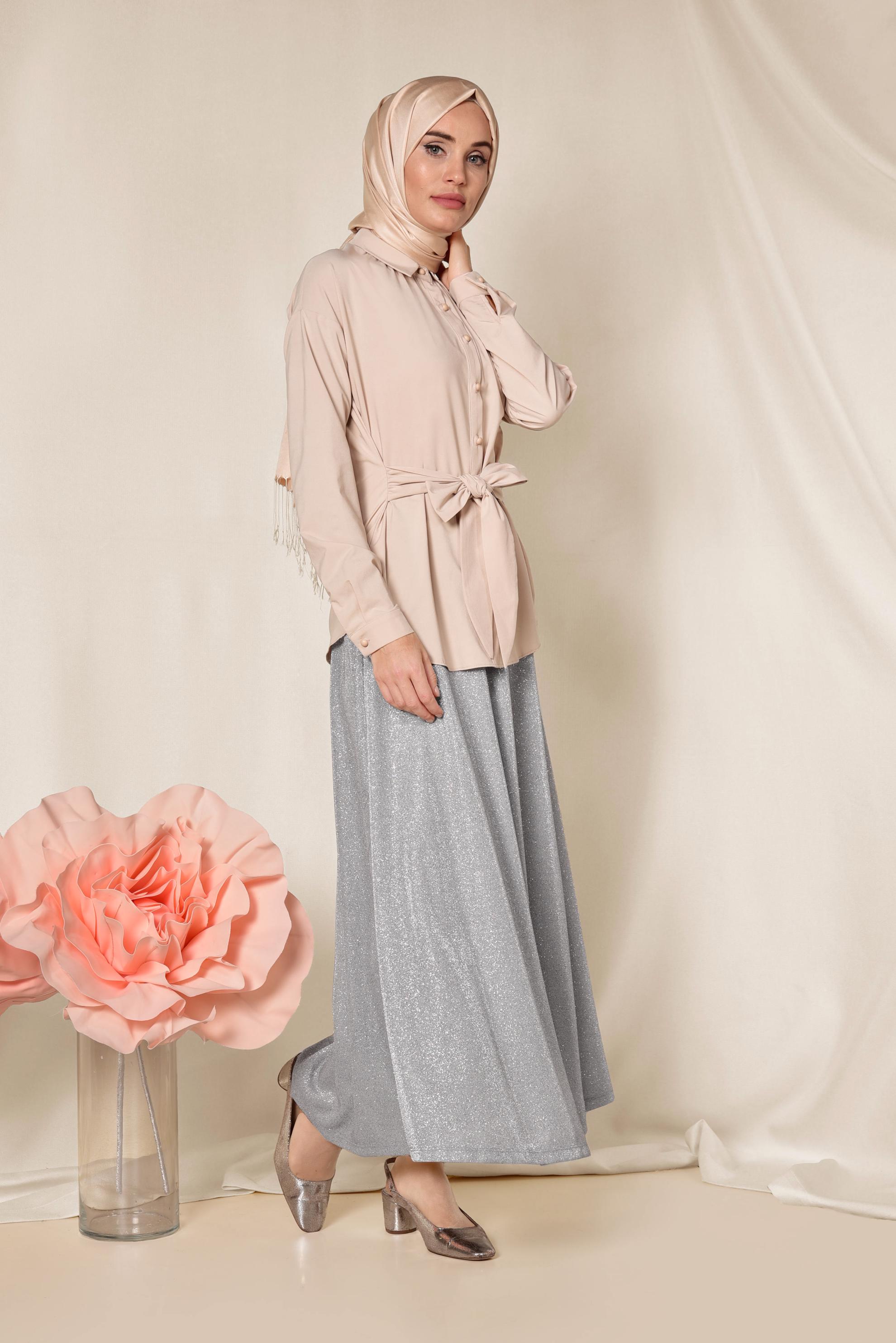 Tesettür giyim BEJ ÖNDEN DÜĞMELİ BELİ KUŞAKLI BLUZ 4077