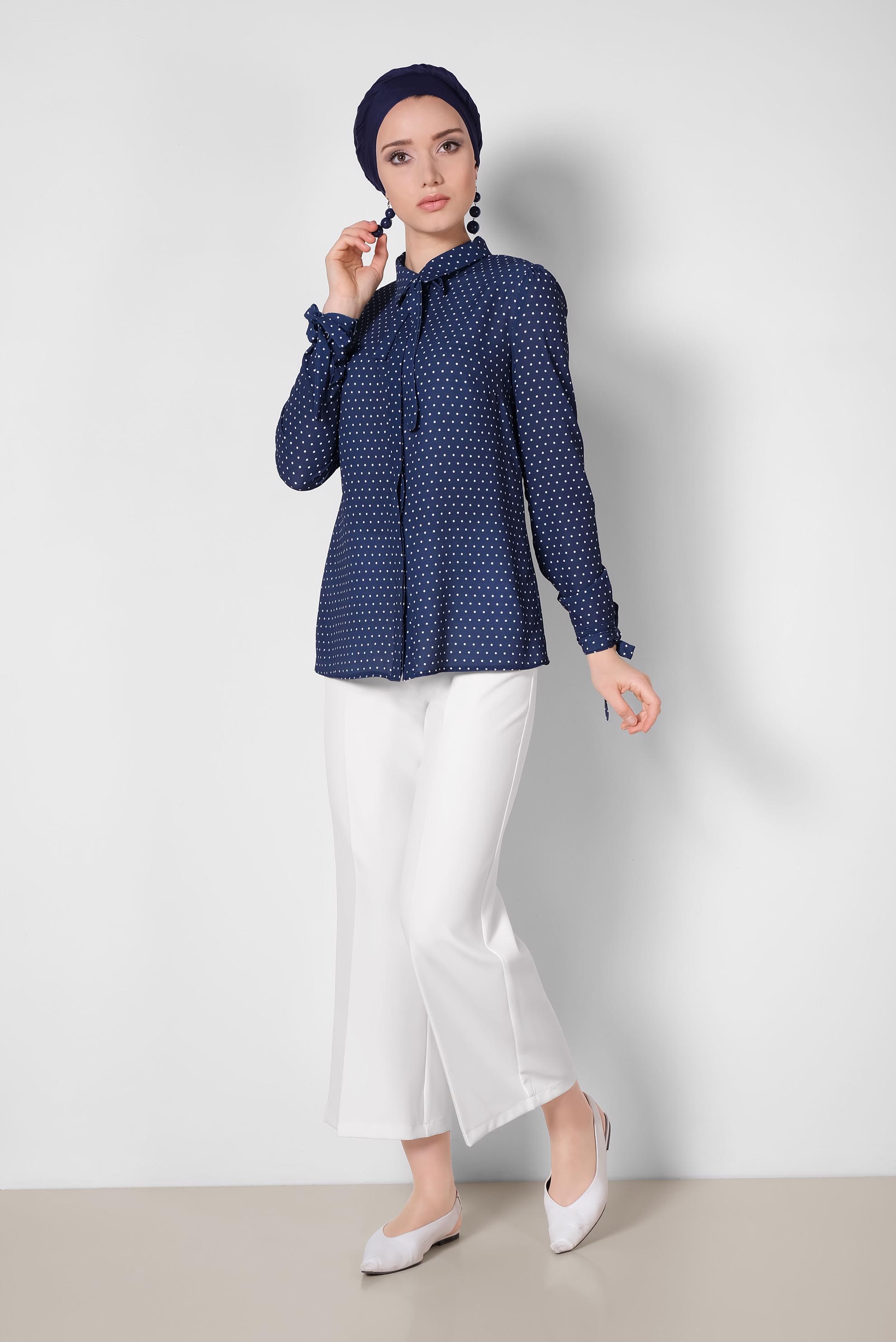 Tesettür giyim LACİVERT PUANTİYE DESENLİ BAĞCIKLI BLUZ 4081