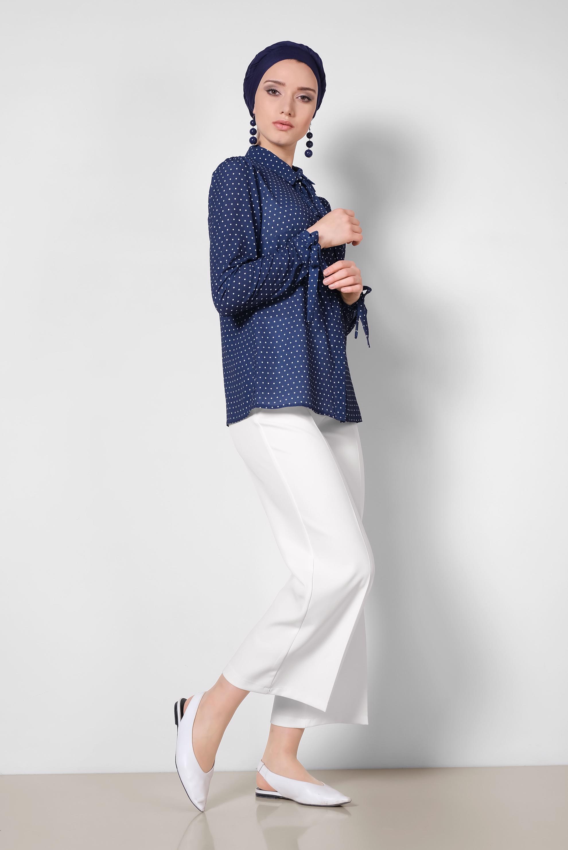 Tesettür giyim LACİVERT PUANTİYE DESENLİ BAĞCIKLI BLUZ 4081