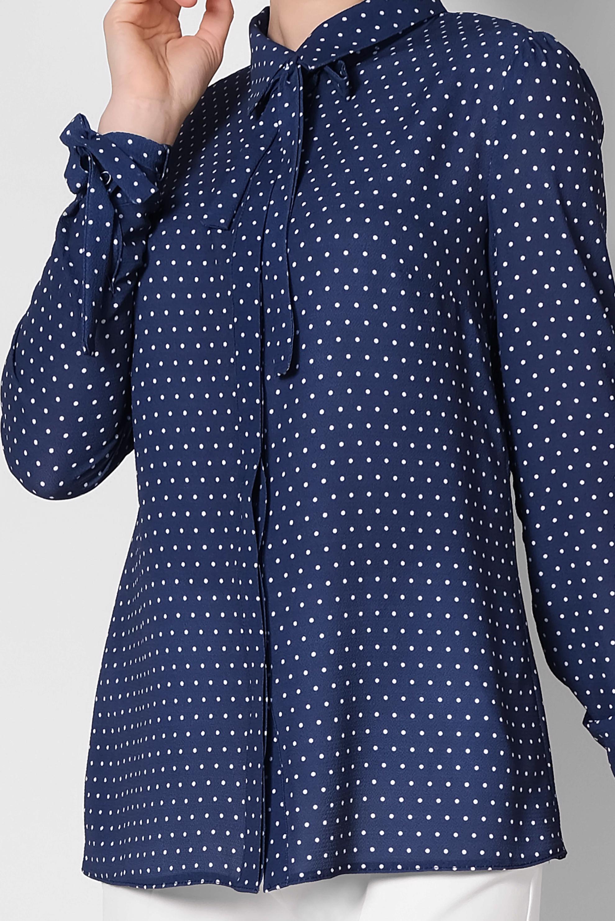 Tesettür giyim LACİVERT PUANTİYE DESENLİ BAĞCIKLI BLUZ 4081