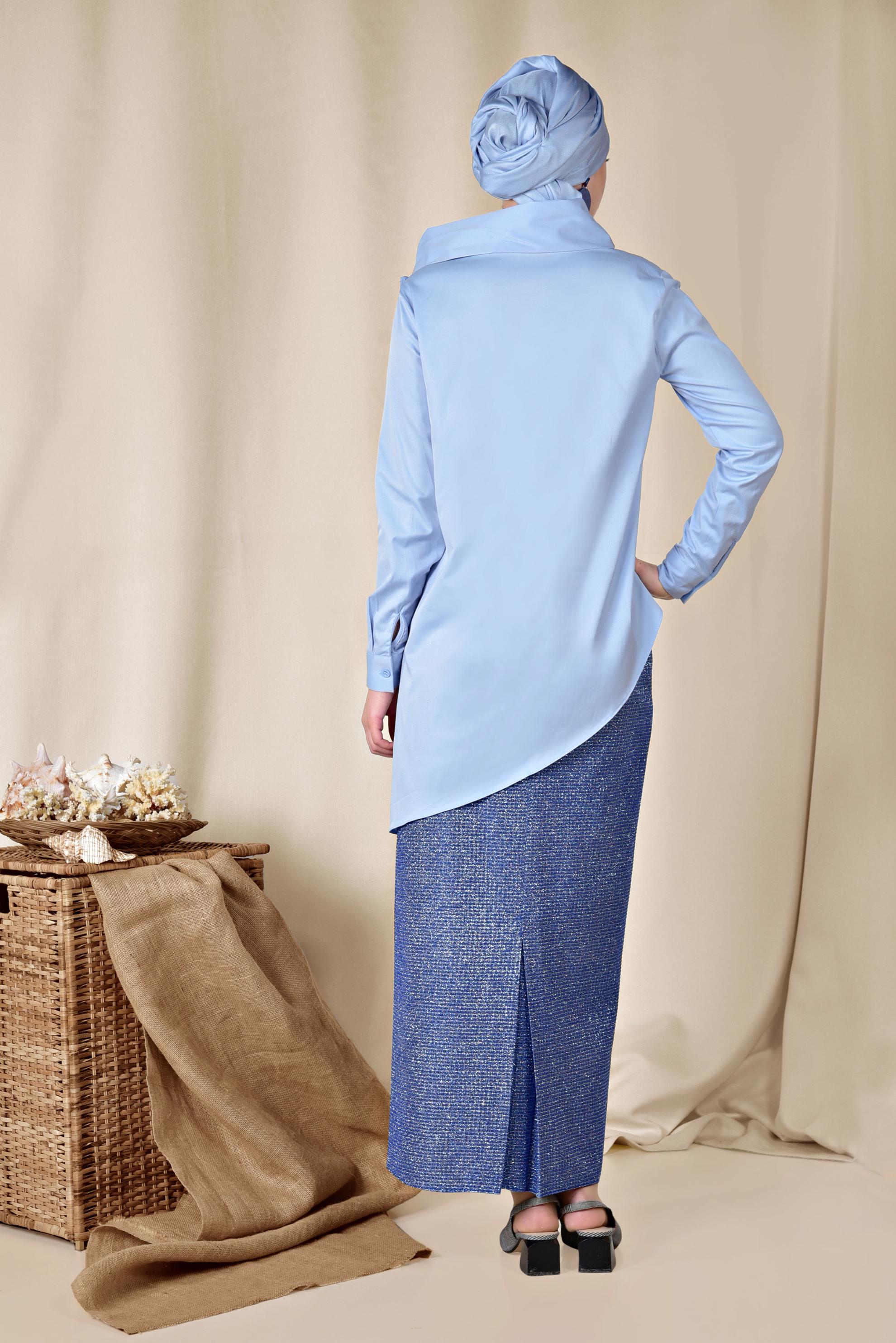 Tesettür giyim MAVİ YAKASI DÜĞMELİ ASİMETRİK BLUZ 4096 