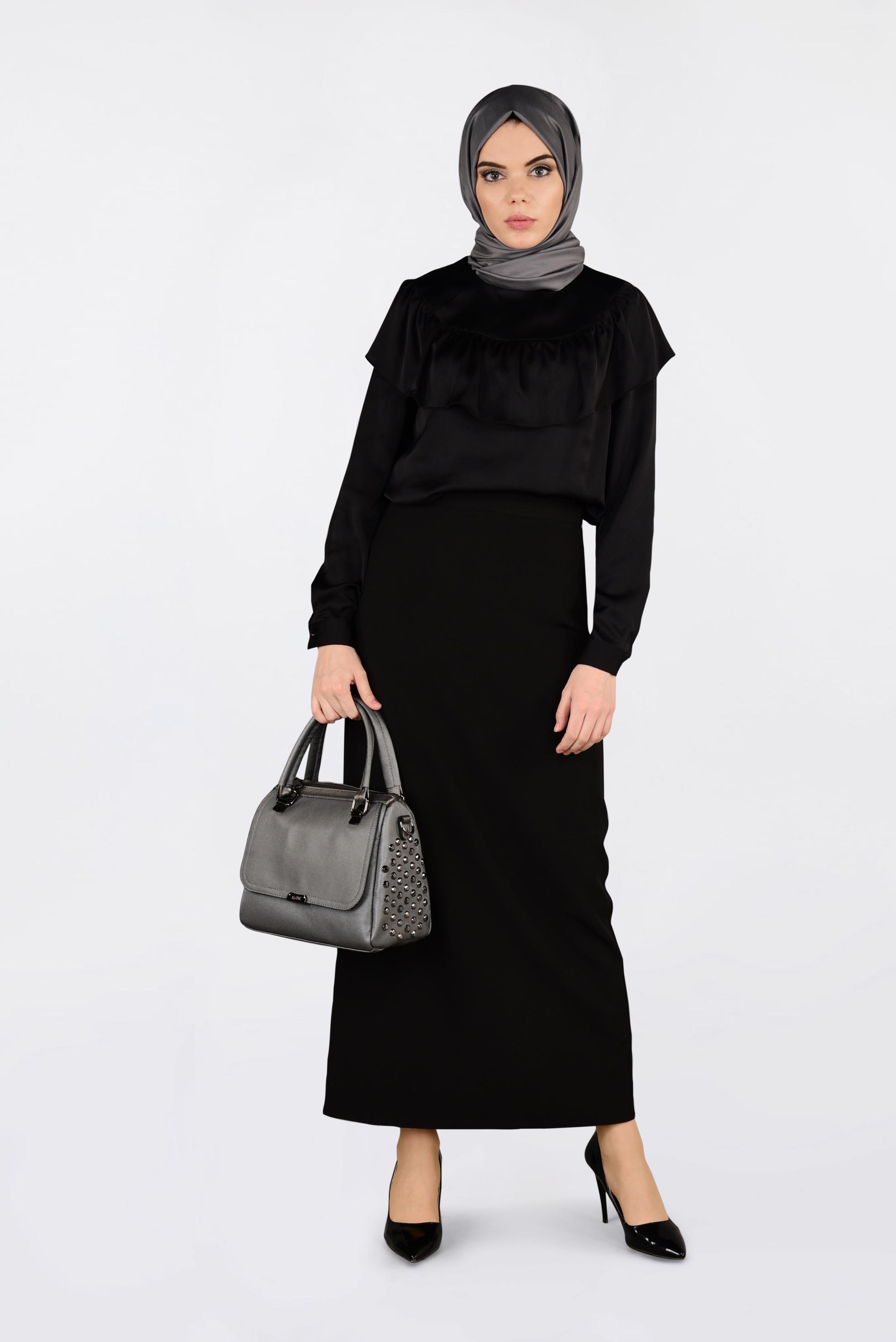 Tesettür giyim SİYAH OMUZLARI VOLANLI BLUZ 4202