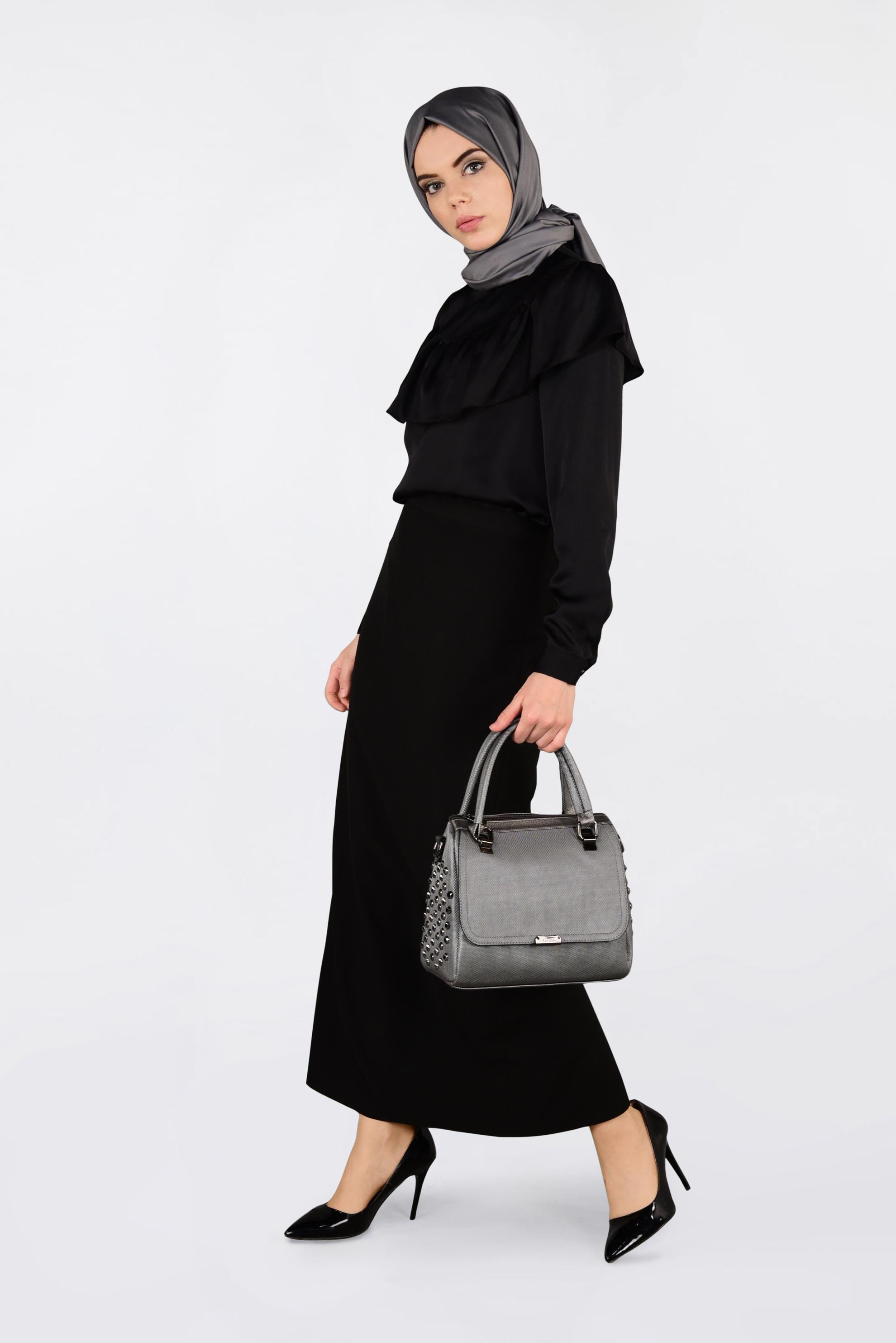 Tesettür giyim SİYAH OMUZLARI VOLANLI BLUZ 4202