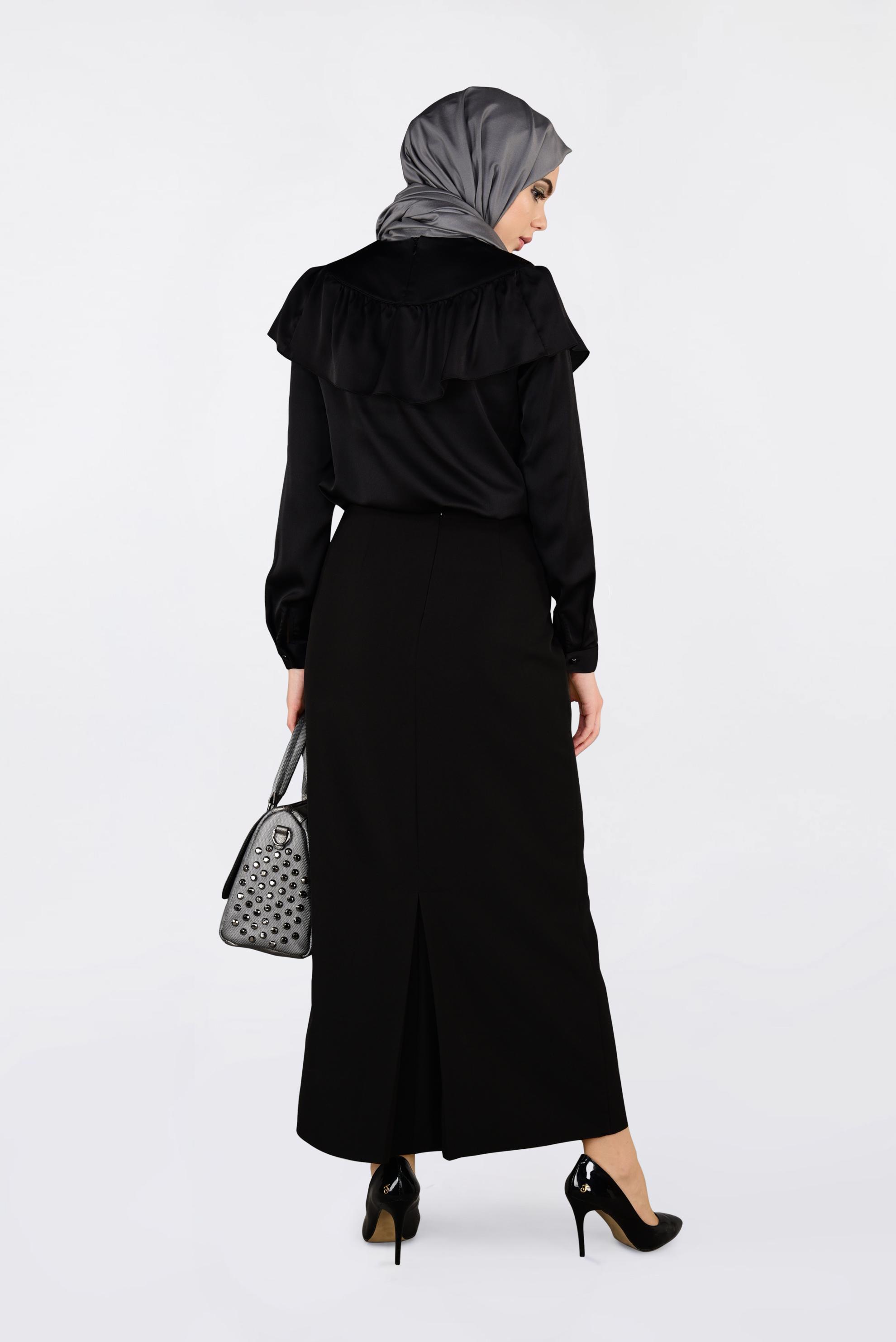 Tesettür giyim SİYAH OMUZLARI VOLANLI BLUZ 4202