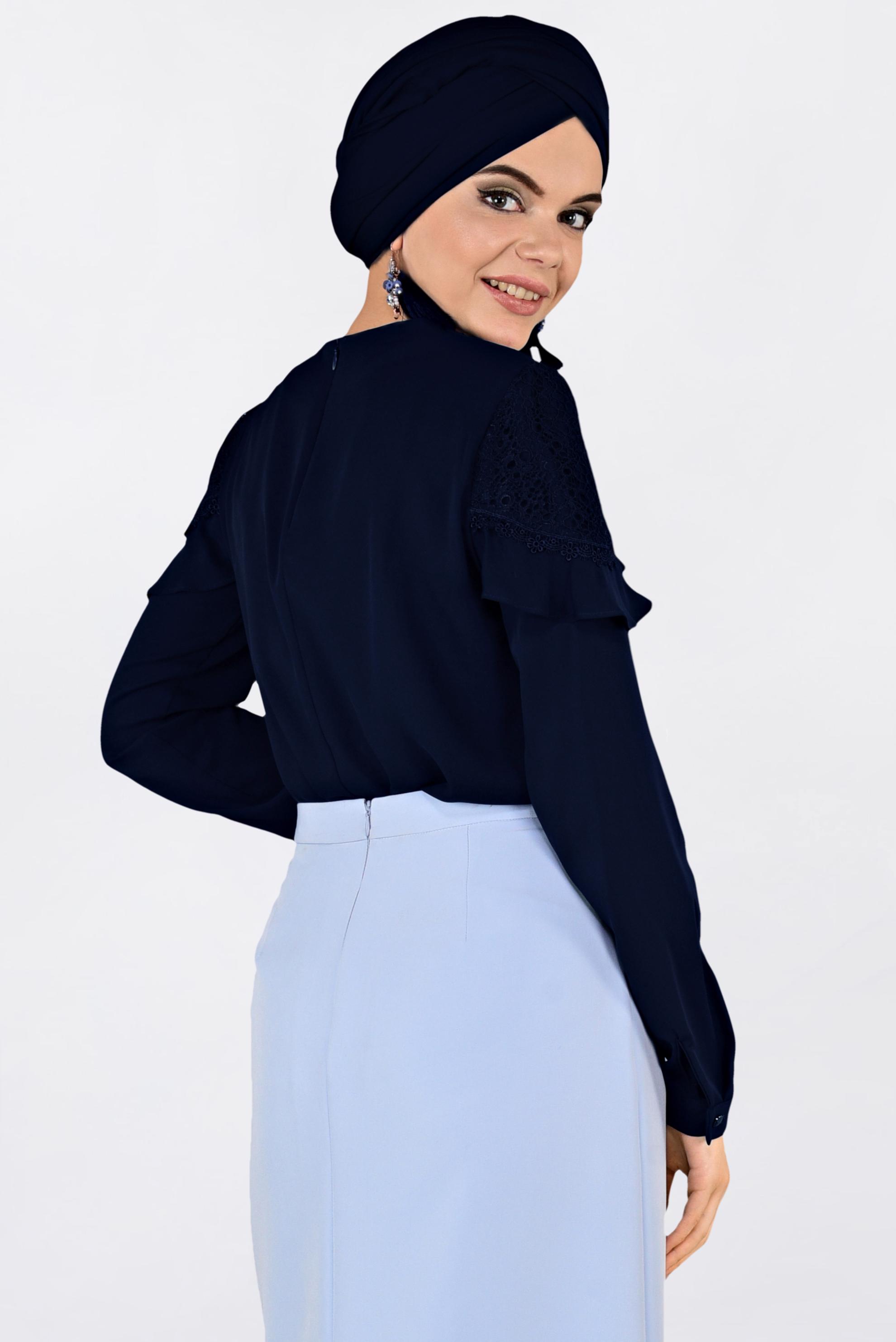 Tesettür giyim LACİVERT DANTEL VE FIRFIRLI BLUZ 4204