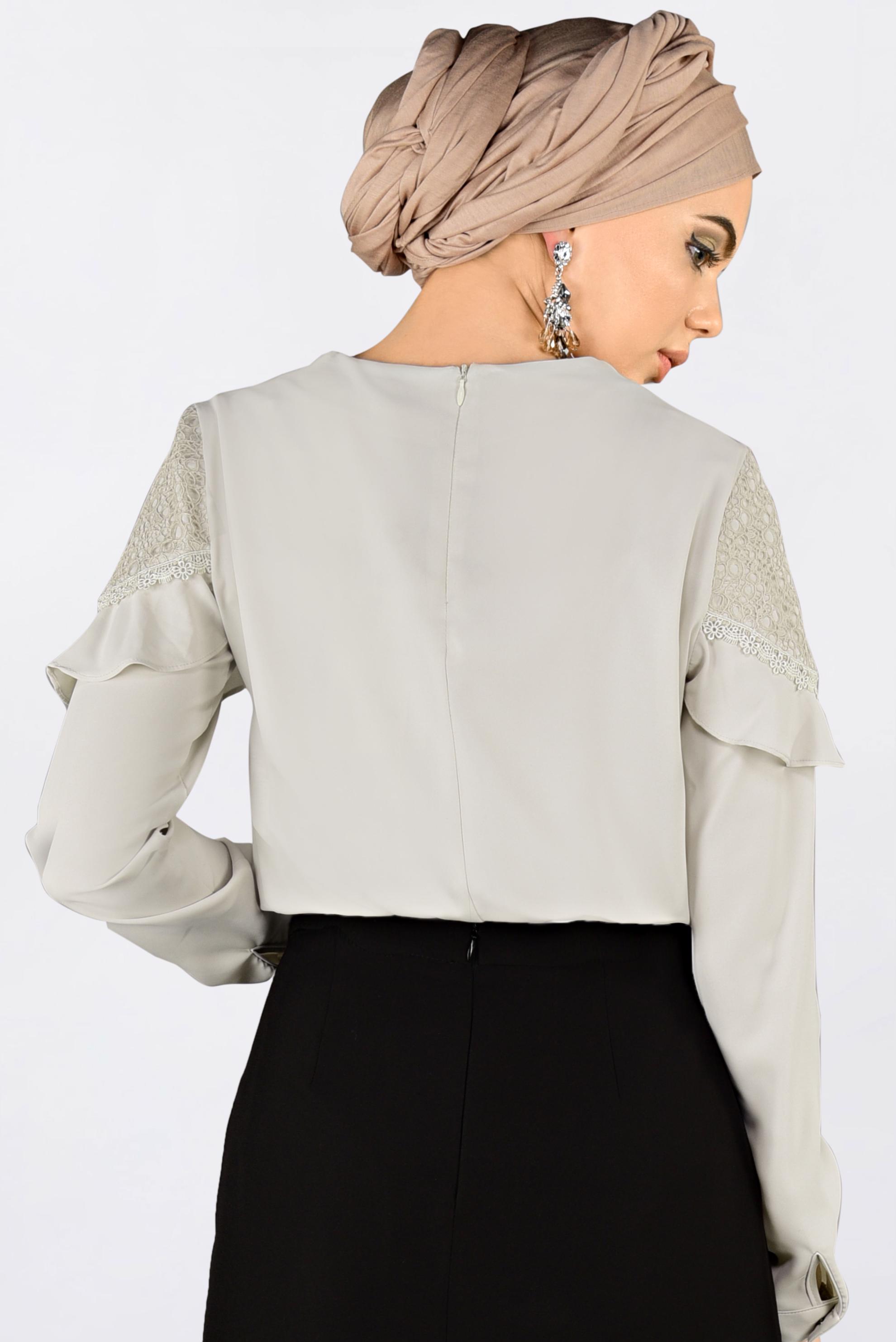 Tesettür giyim EKRU DANTEL VE FIRFIRLI BLUZ 4204