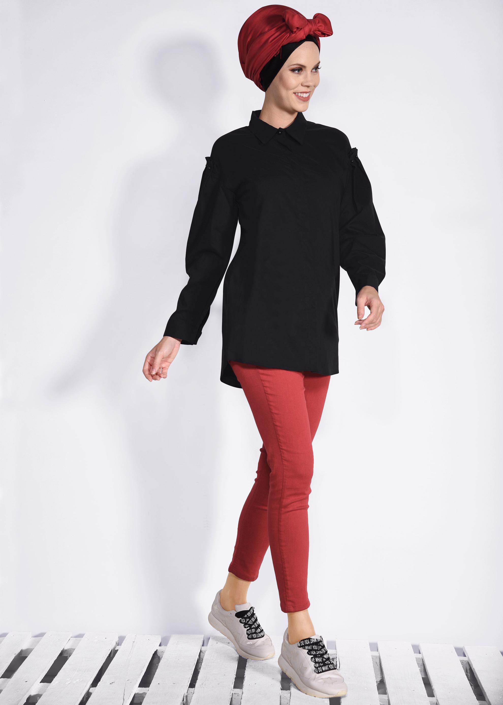 Tesettür giyim SİYAH İNCİ DETAYLI GİZLİ DÜĞMELİ GÖMLEK 4231