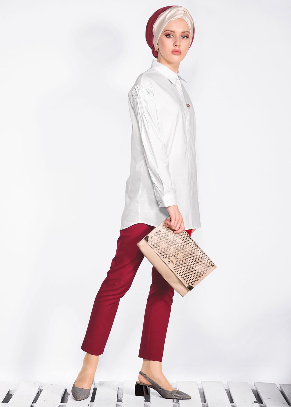 Tesettür giyim BEYAZ İNCİ DETAYLI GİZLİ DÜĞMELİ GÖMLEK 4231