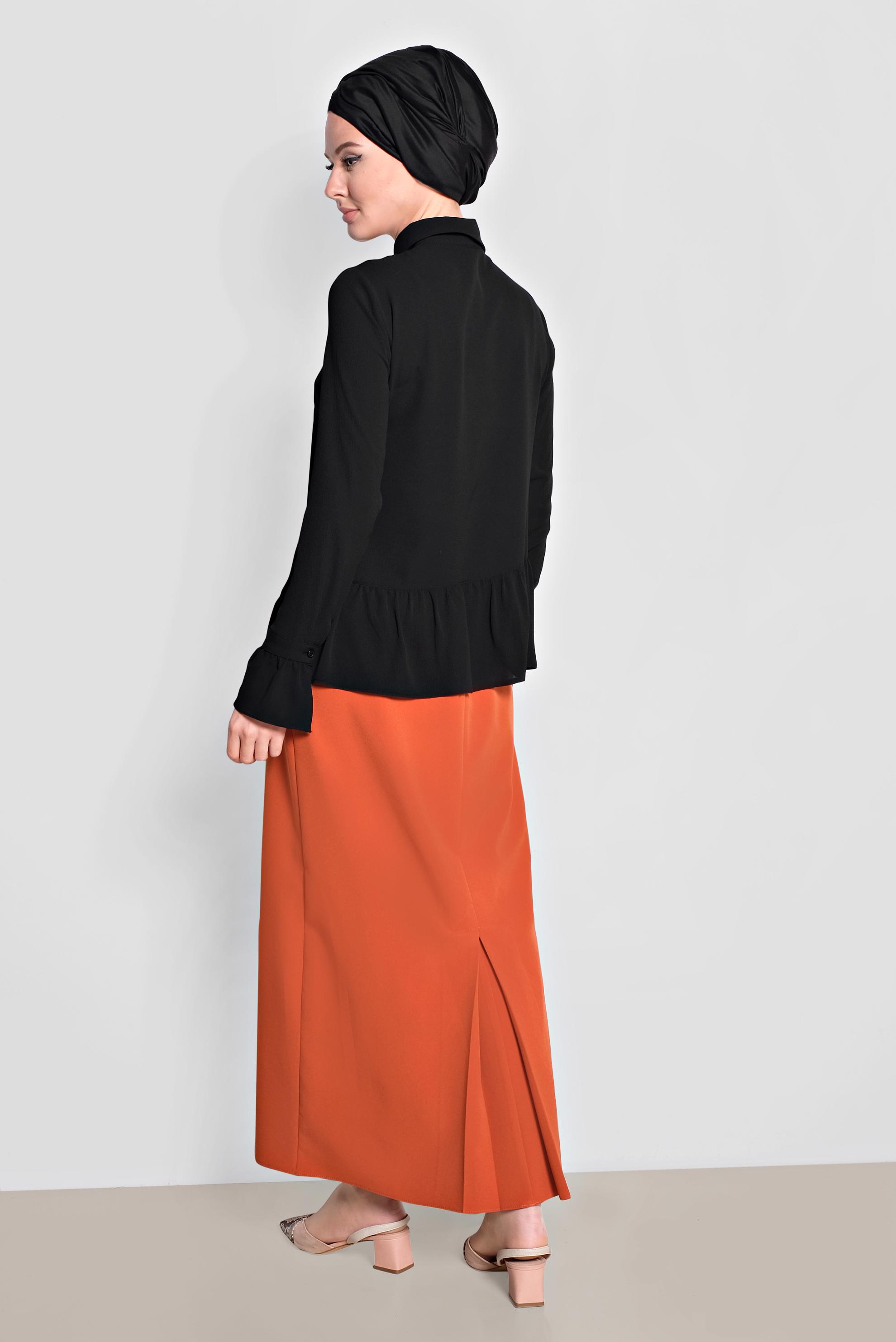 Tesettür giyim SİYAH ETEK UCU VE KOLLARI VOLANLI ASİMETRİK KESİM BLUZ 4234